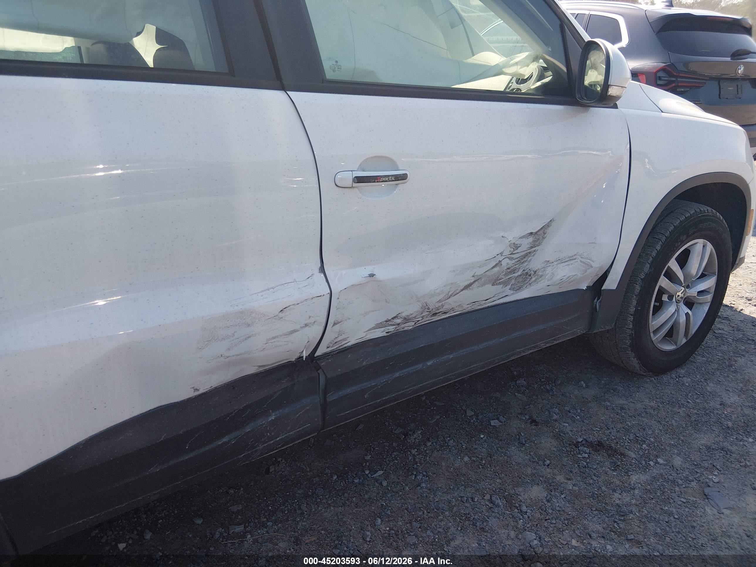 2015 Volkswagen Tiguan S White vin: WVGAV7AX6FW615101