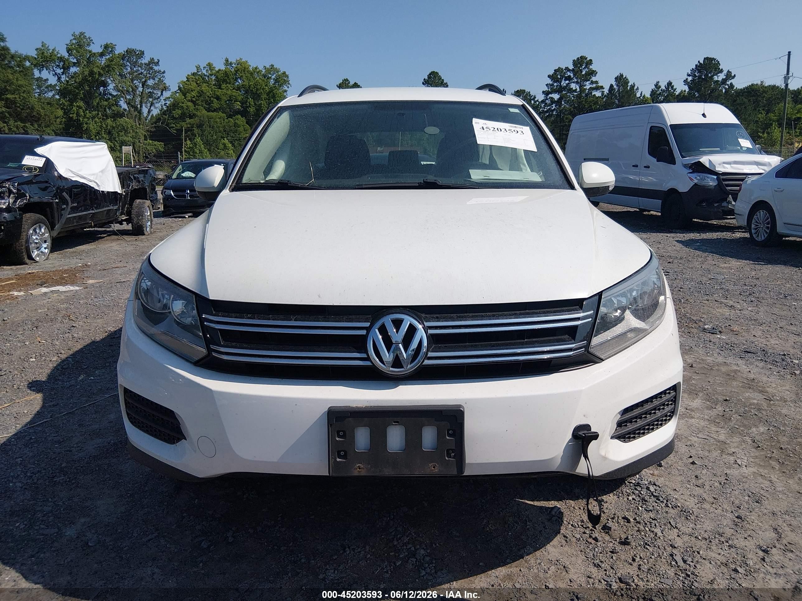 2015 Volkswagen Tiguan S White vin: WVGAV7AX6FW615101