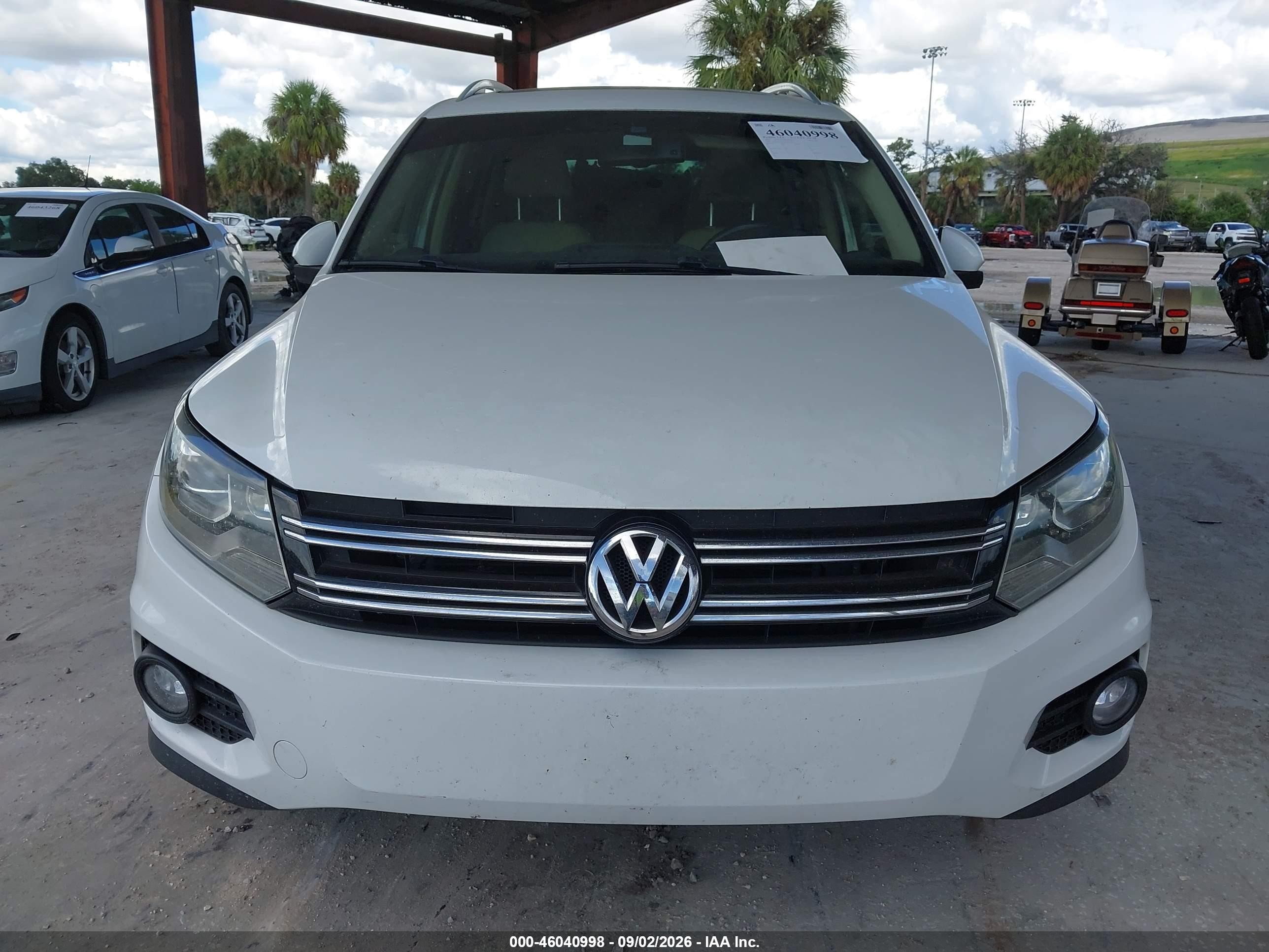 2016 Volkswagen Tiguan Se White vin: WVGAV7AX6GW558979
