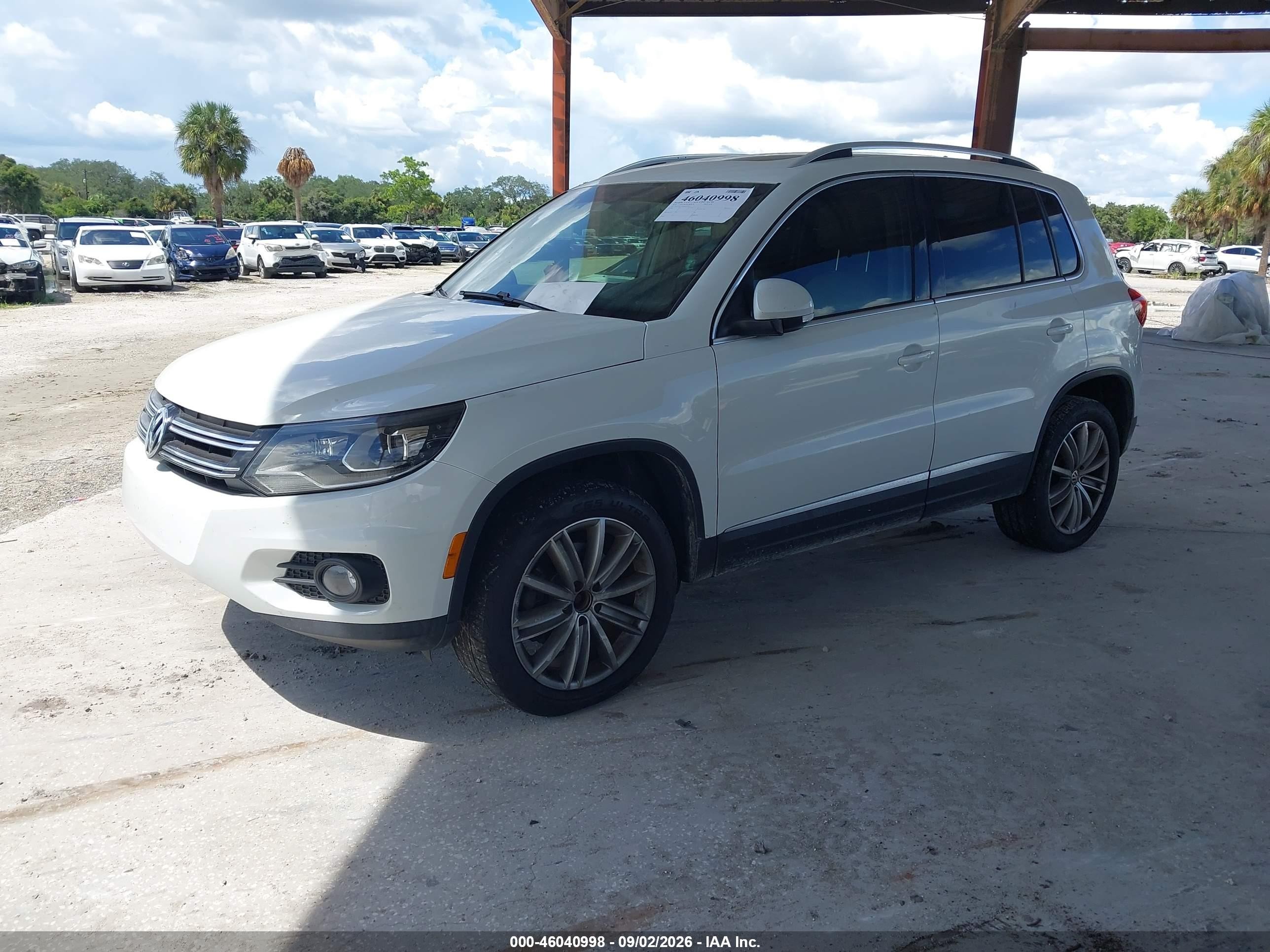 2016 Volkswagen Tiguan Se White vin: WVGAV7AX6GW558979