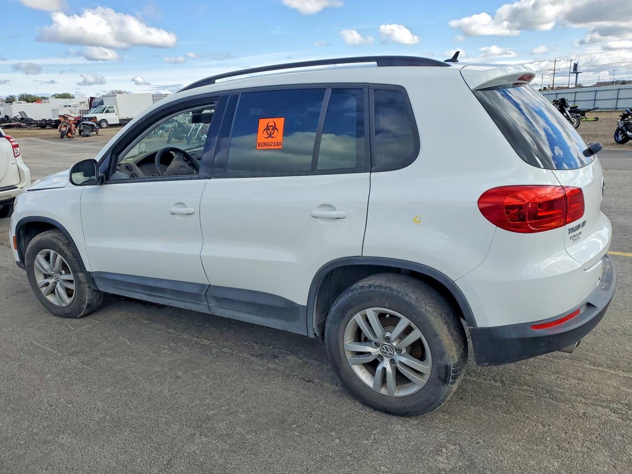 2016 Volkswagen Tiguan S White vin: WVGAV7AX6GW600230