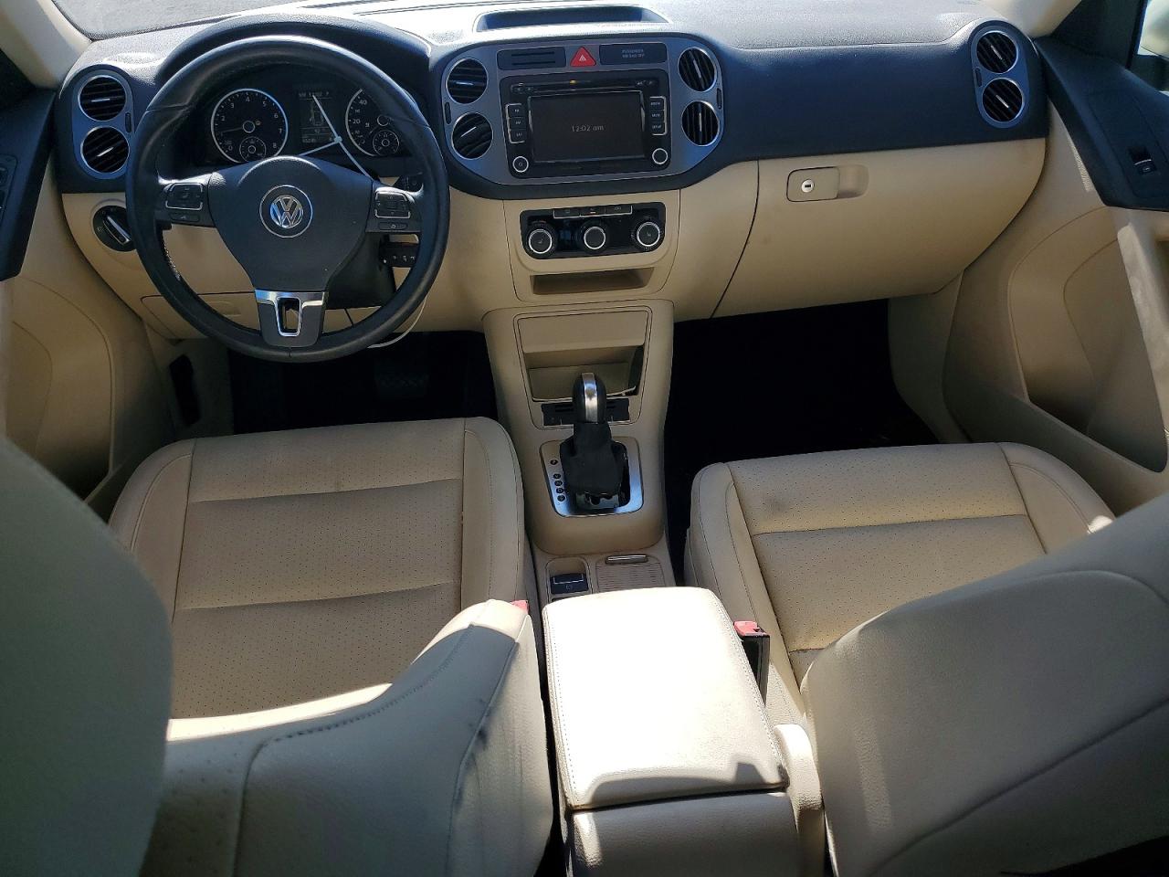 2011 Volkswagen Tiguan S Silver vin: WVGAV7AX7BW502929