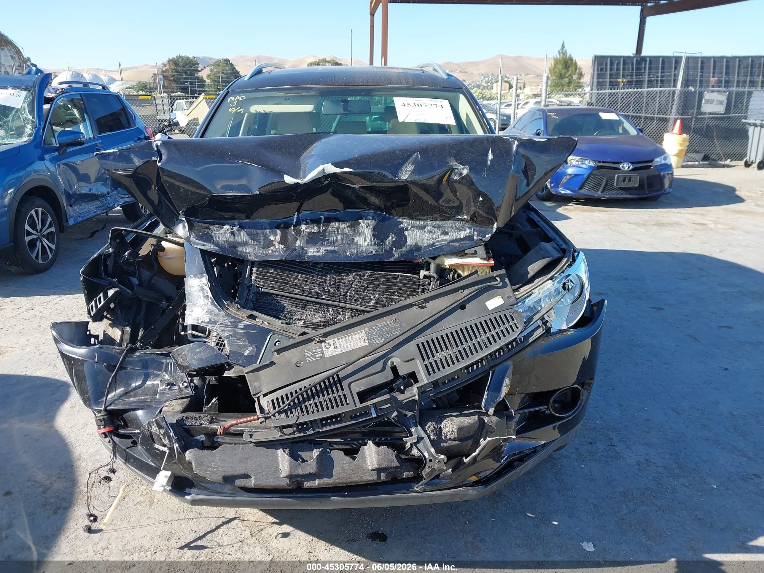 2011 Volkswagen Tiguan Se Black vin: WVGAV7AX7BW503711