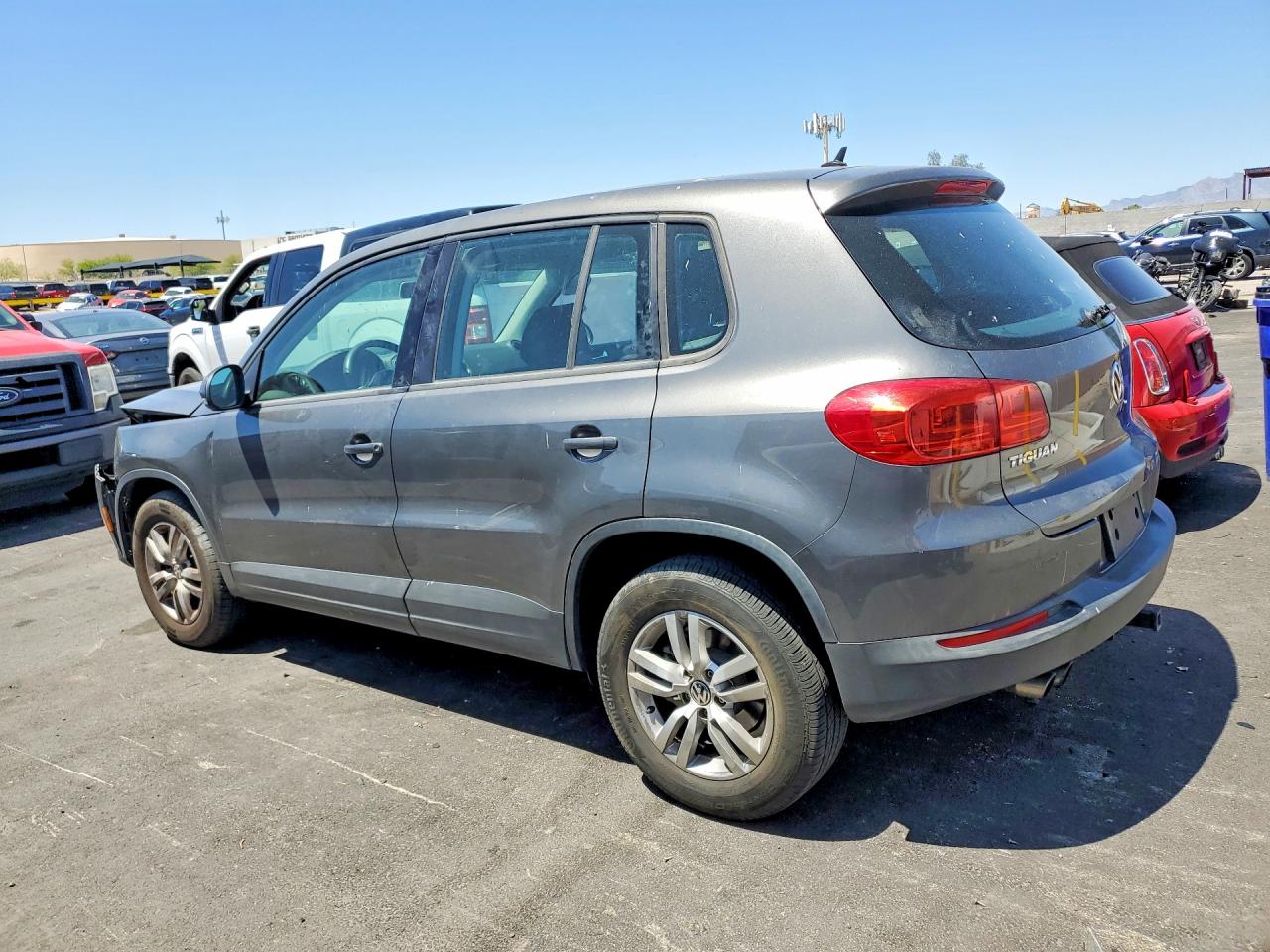 2012 Volkswagen Tiguan S Серый vin: WVGAV7AX7CW004750