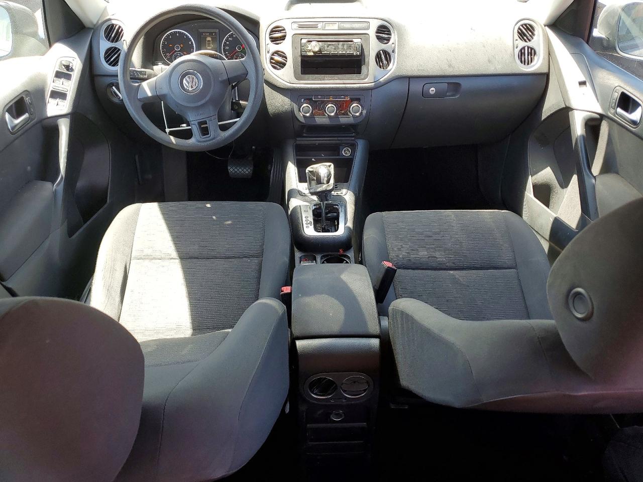 2012 Volkswagen Tiguan S Серый vin: WVGAV7AX7CW004750