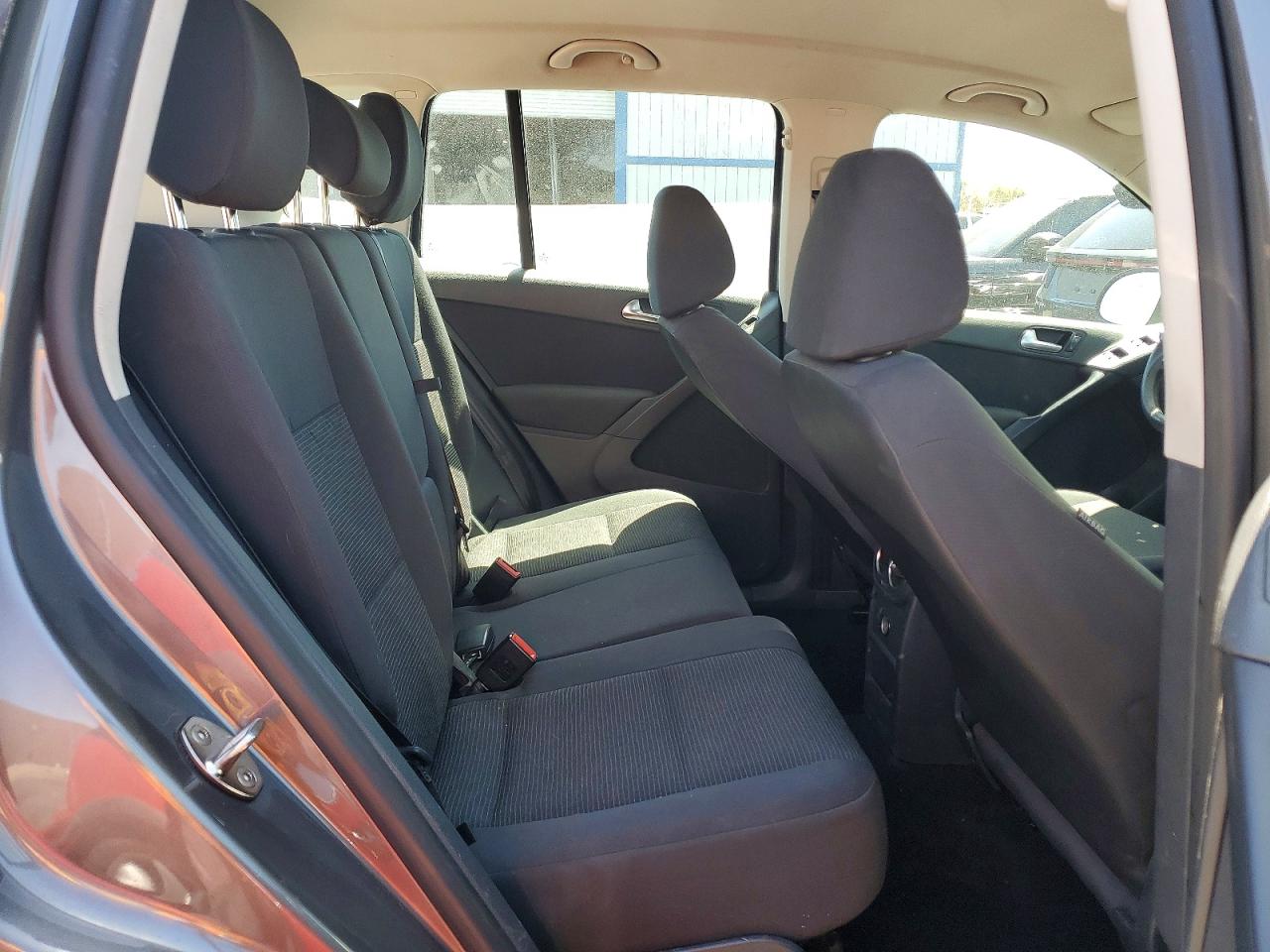 2012 Volkswagen Tiguan S Серый vin: WVGAV7AX7CW004750
