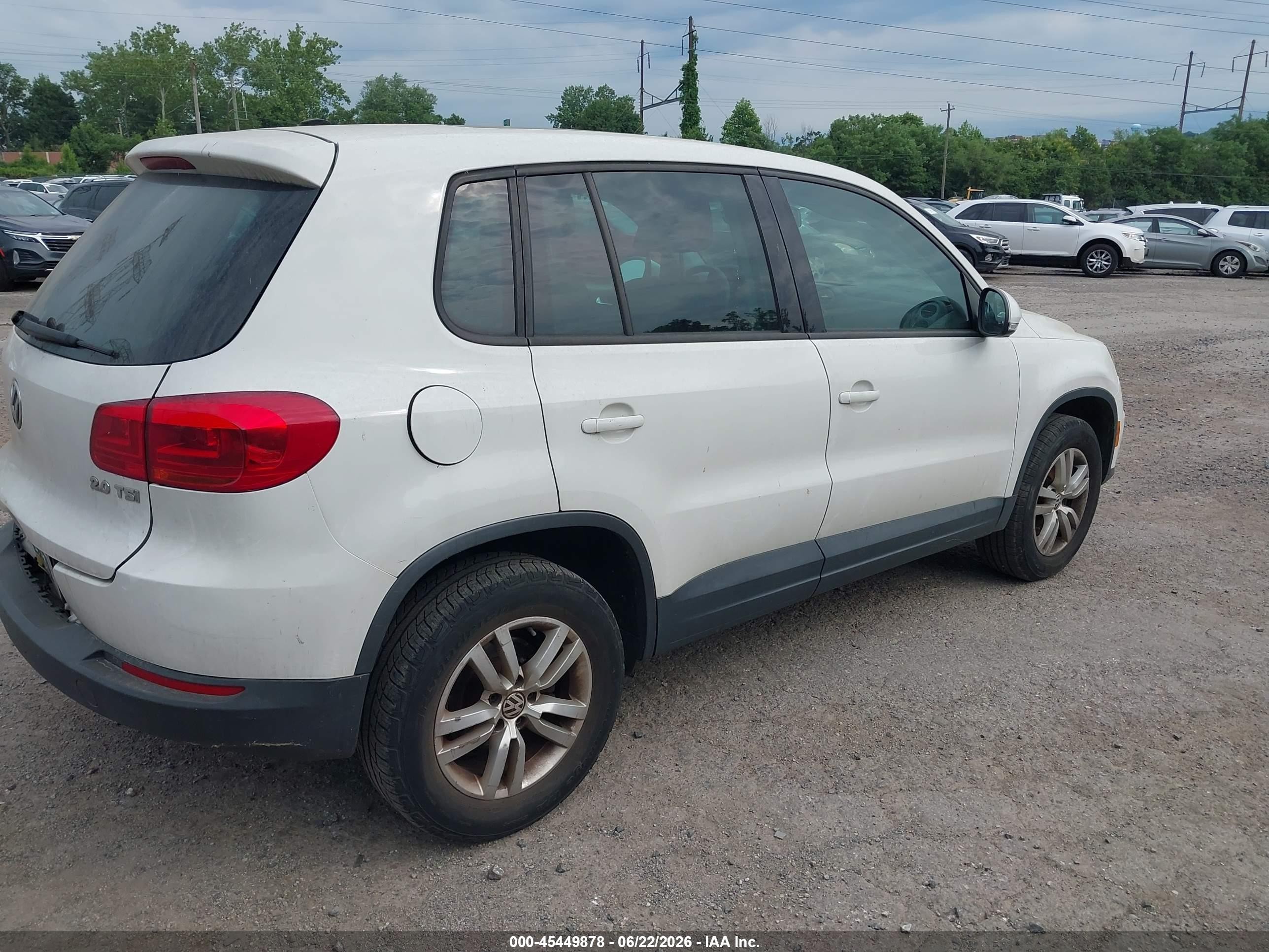 2012 Volkswagen Tiguan S White vin: WVGAV7AX7CW526973