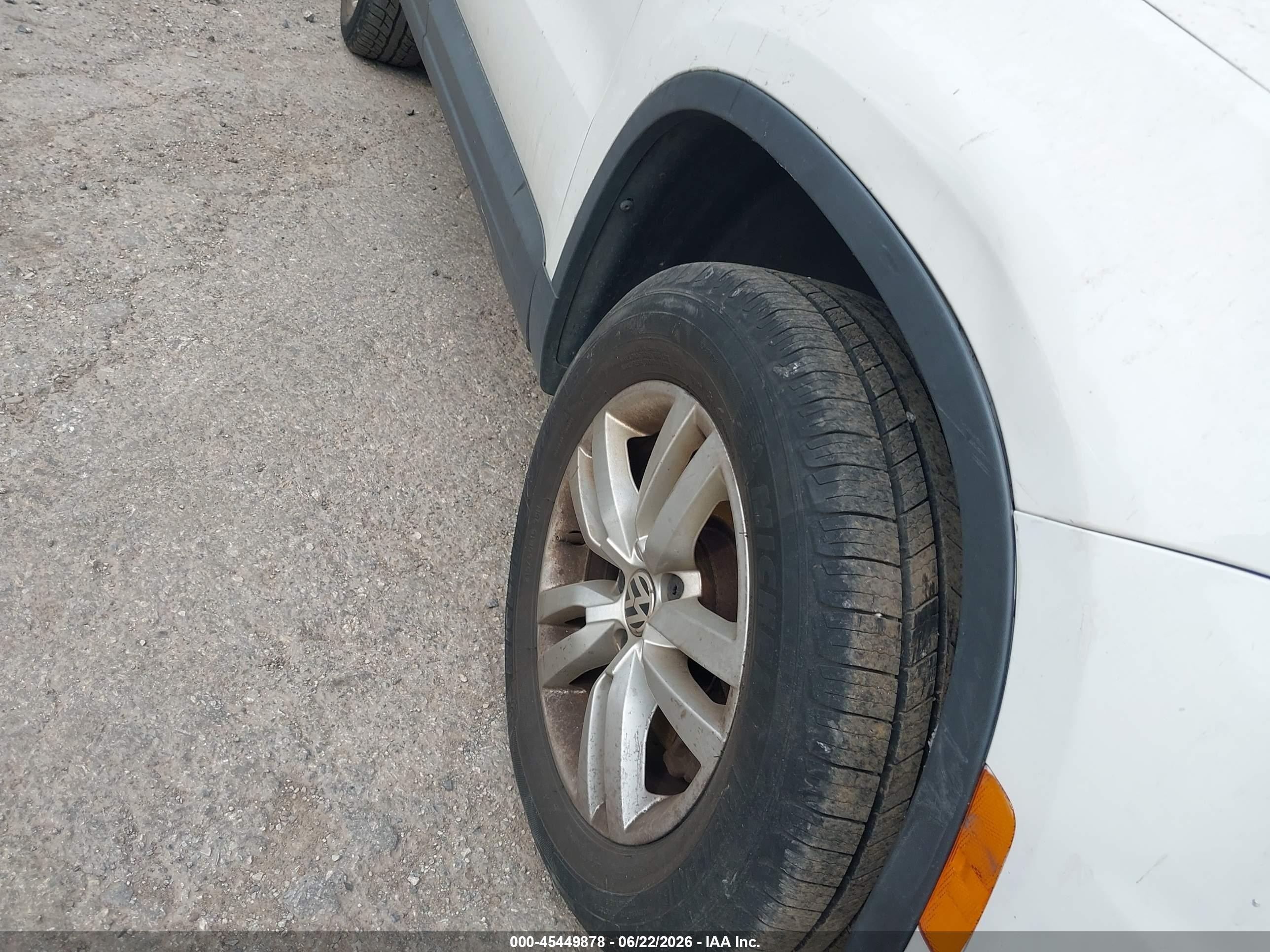 2012 Volkswagen Tiguan S White vin: WVGAV7AX7CW526973