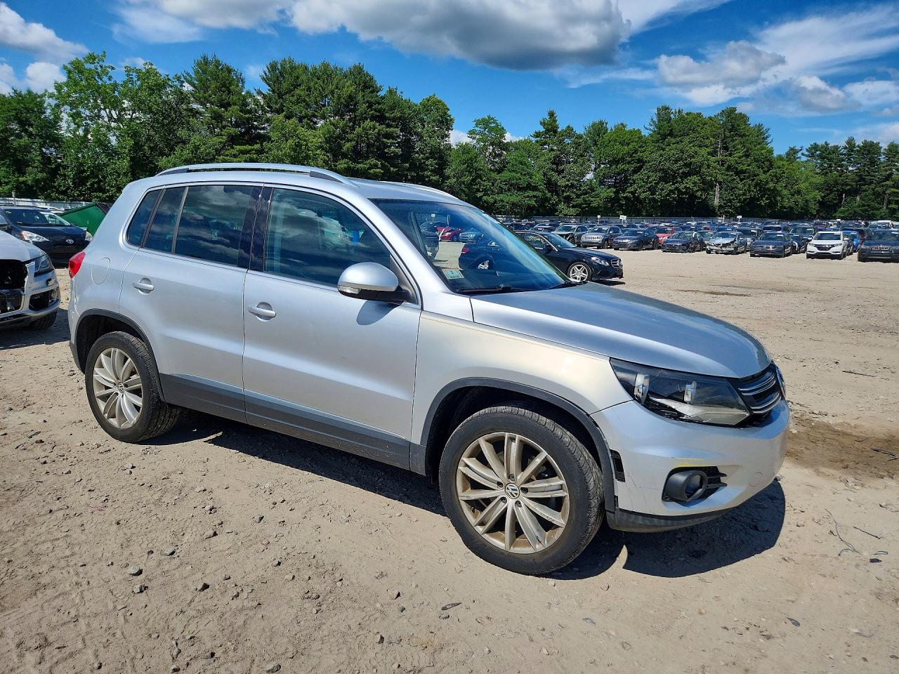 2012 Volkswagen Tiguan Silver vin: WVGAV7AX7CW534779
