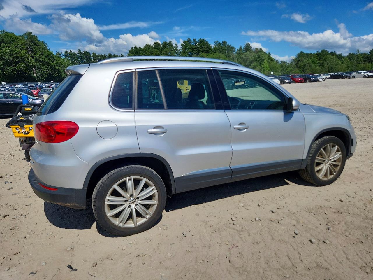 2012 Volkswagen Tiguan Silver vin: WVGAV7AX7CW534779