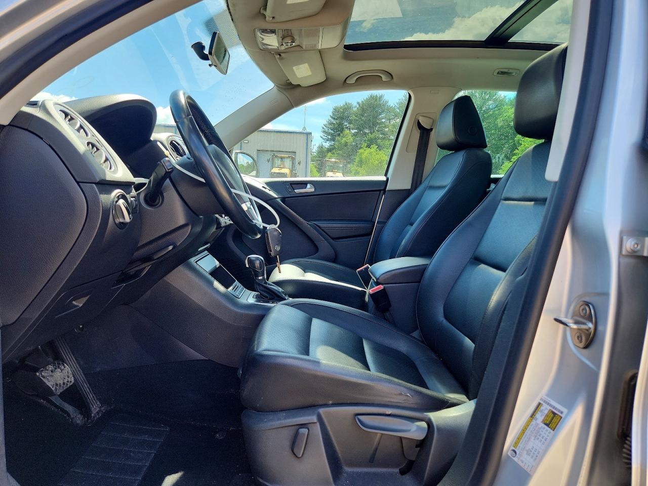 2012 Volkswagen Tiguan Silver vin: WVGAV7AX7CW534779
