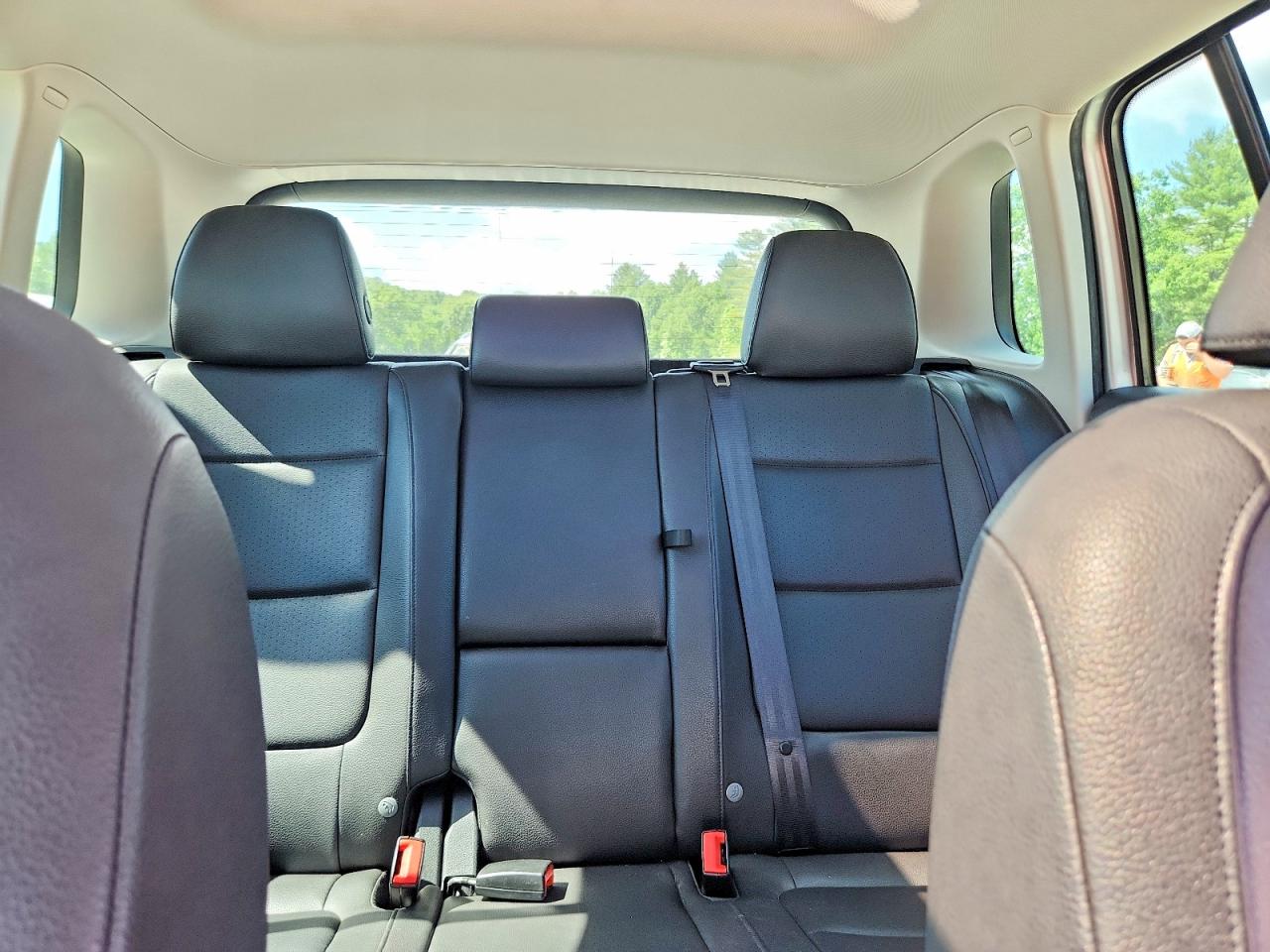 2012 Volkswagen Tiguan Silver vin: WVGAV7AX7CW534779