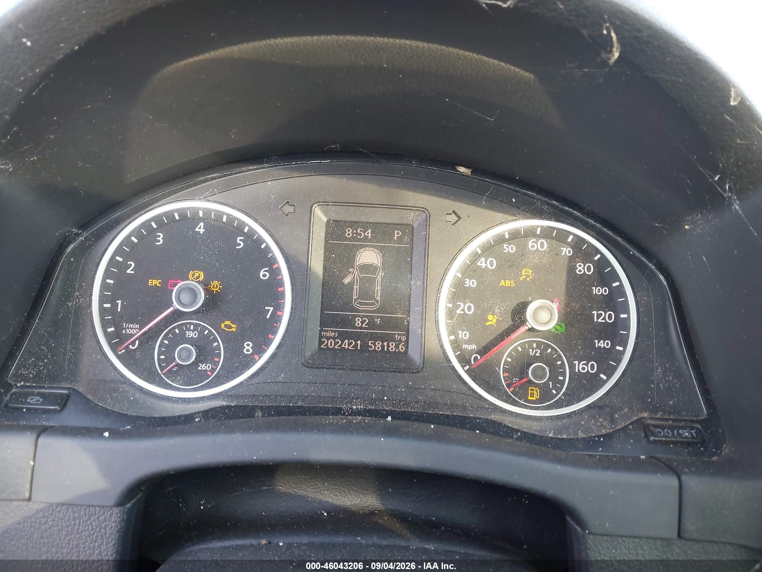 2012 Volkswagen Tiguan S Silver vin: WVGAV7AX7CW557575