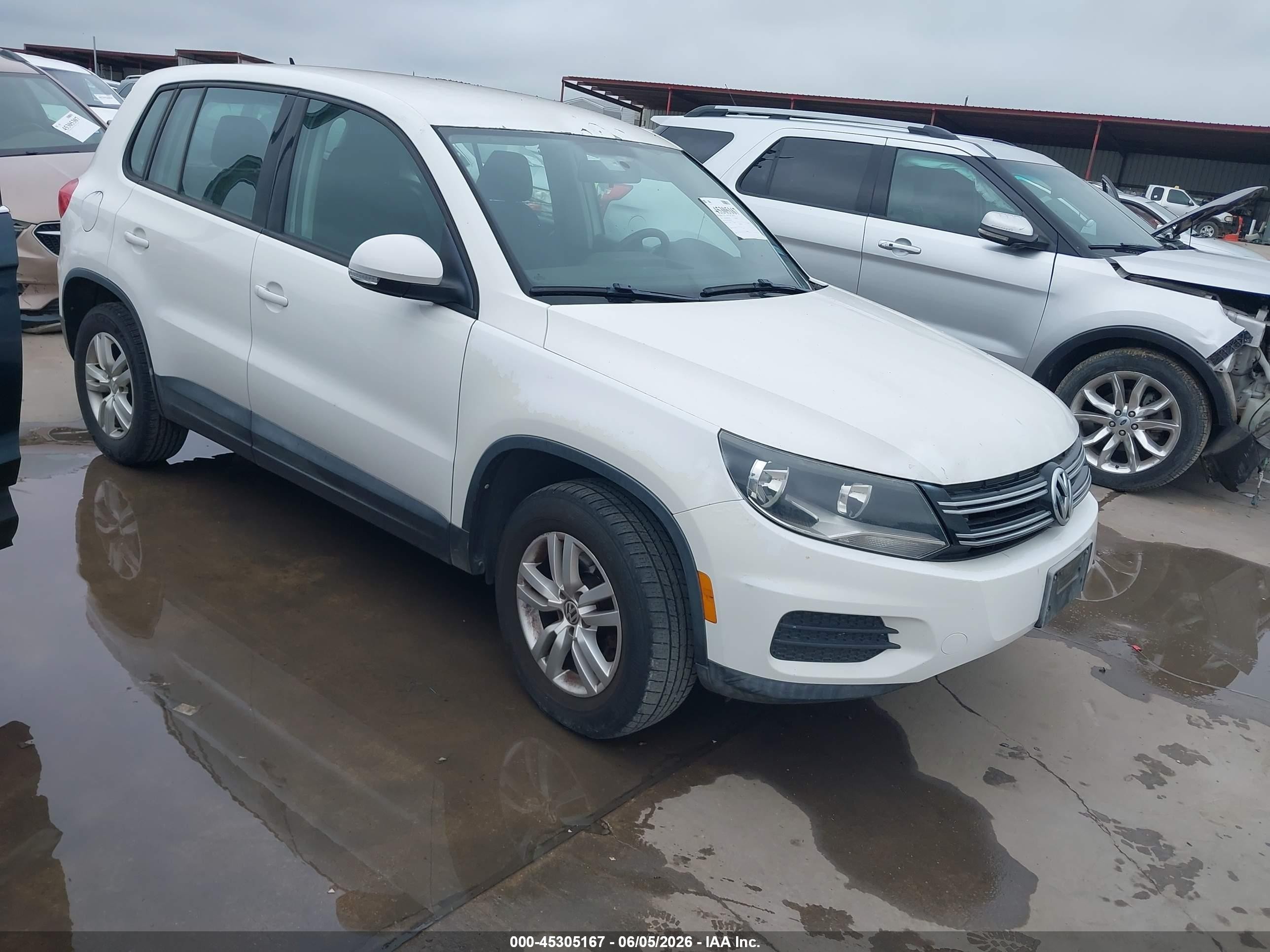 2012 Volkswagen Tiguan S Белый vin: WVGAV7AX7CW567572