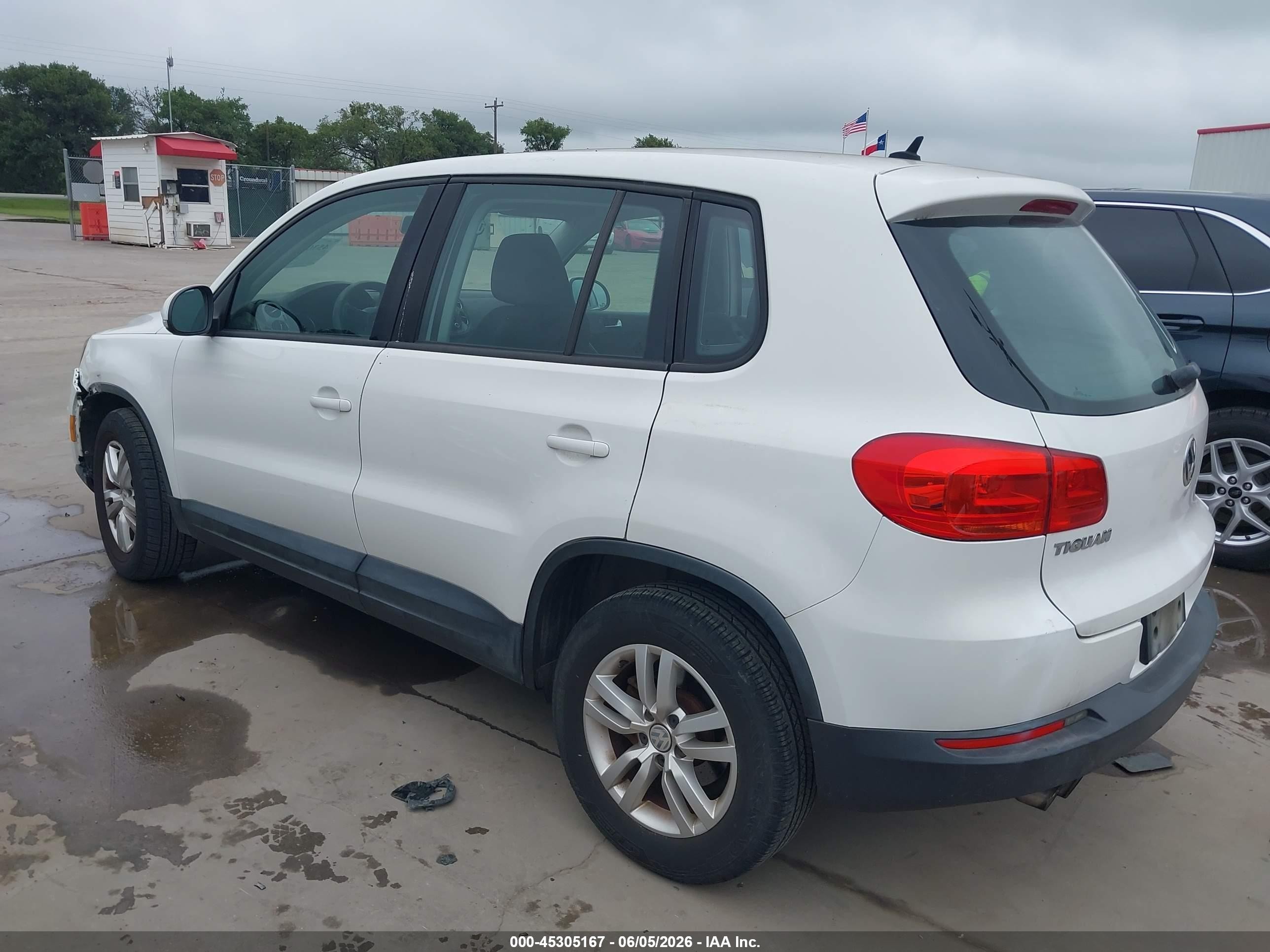 2012 Volkswagen Tiguan S Белый vin: WVGAV7AX7CW567572