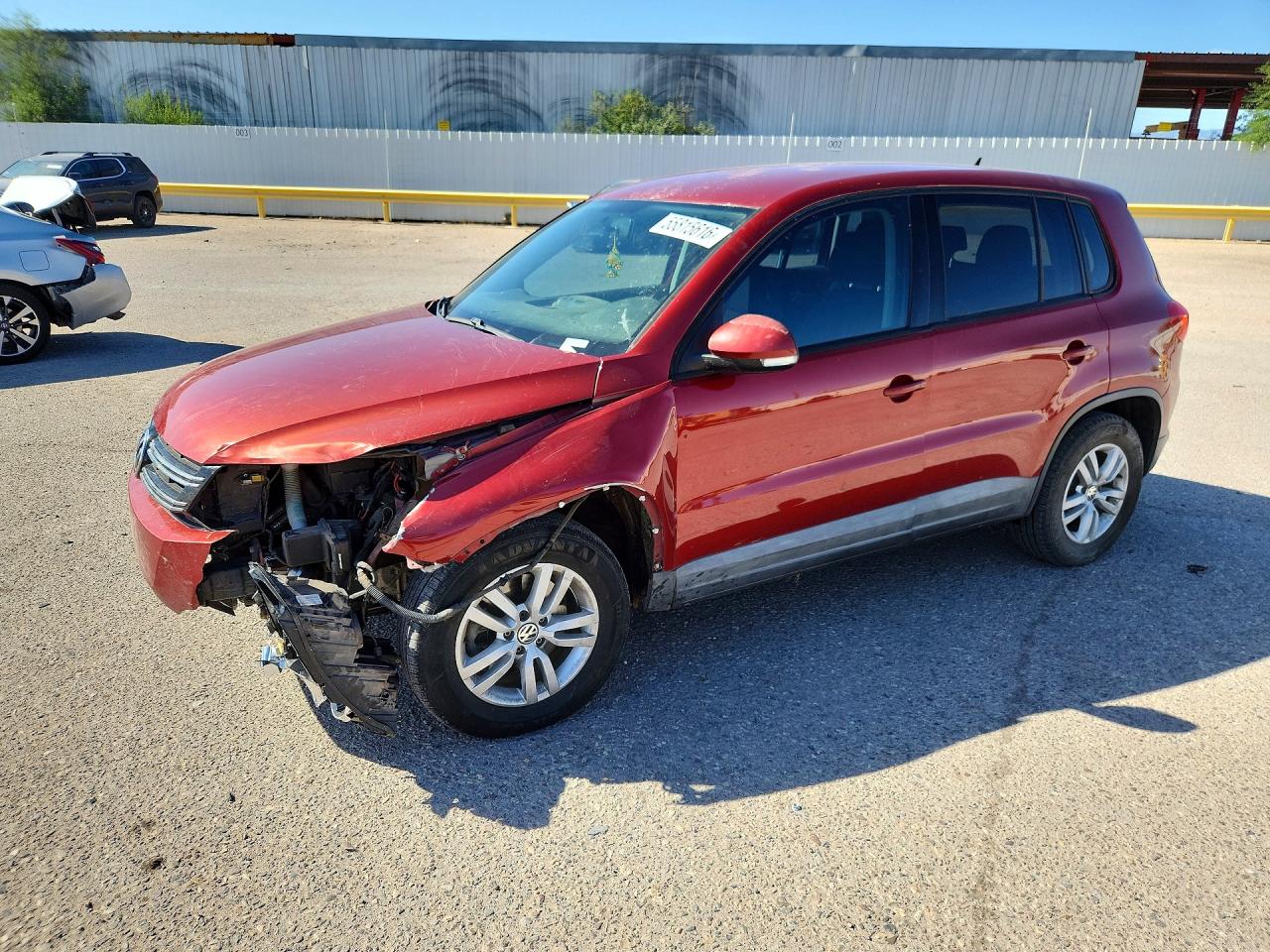 2013 Volkswagen Tiguan S Red vin: WVGAV7AX7DW020125