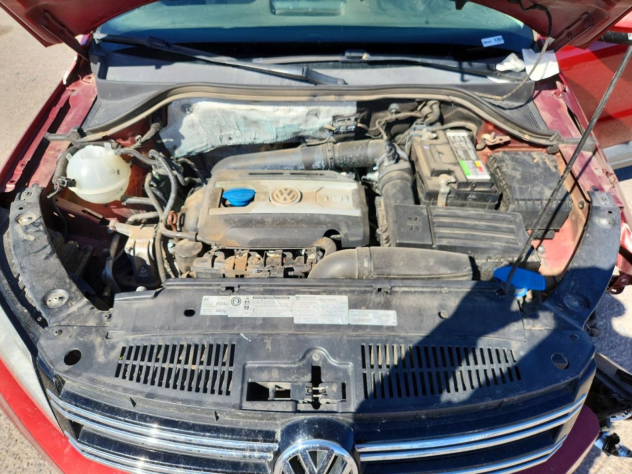 2013 Volkswagen Tiguan S Red vin: WVGAV7AX7DW020125