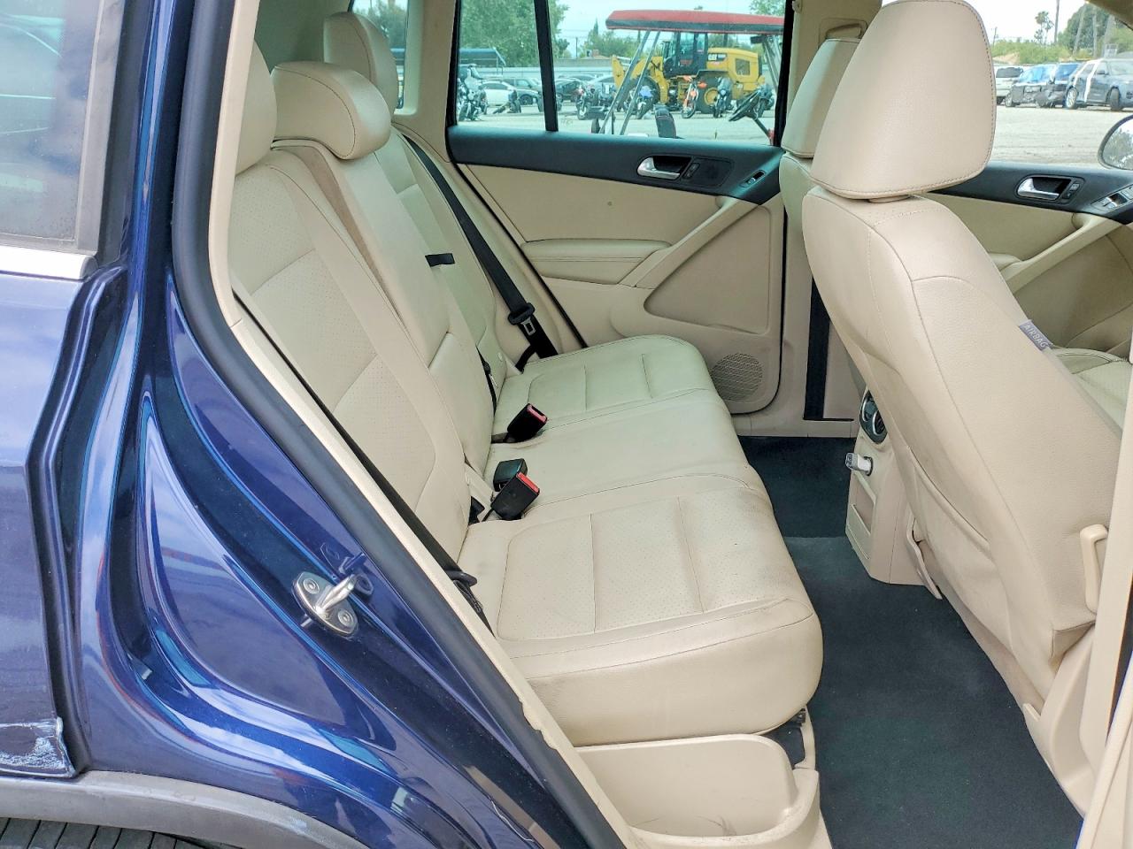 2013 Volkswagen Tiguan S Blue vin: WVGAV7AX7DW526263