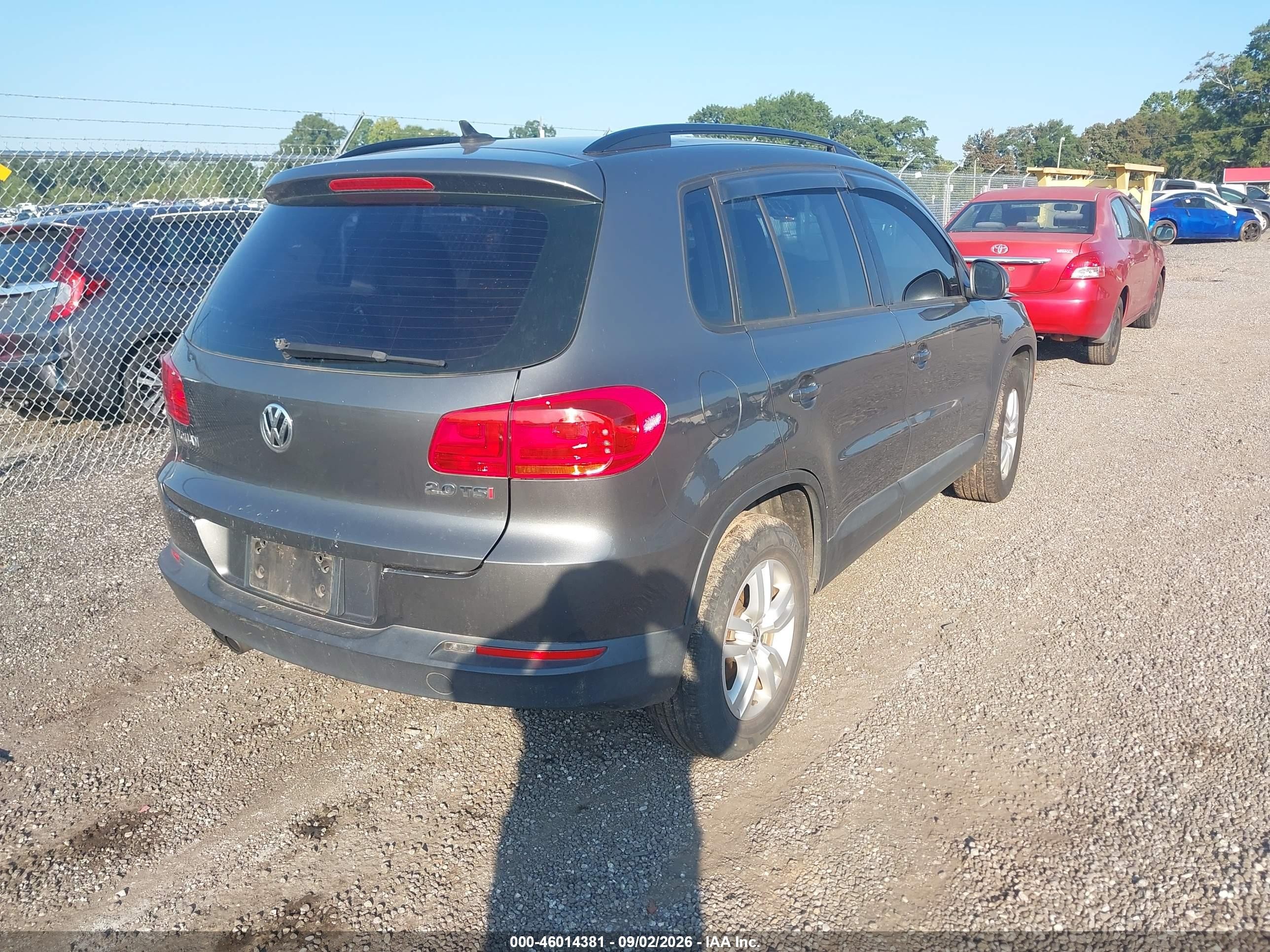 2015 Volkswagen Tiguan S Gray vin: WVGAV7AX7FW501236