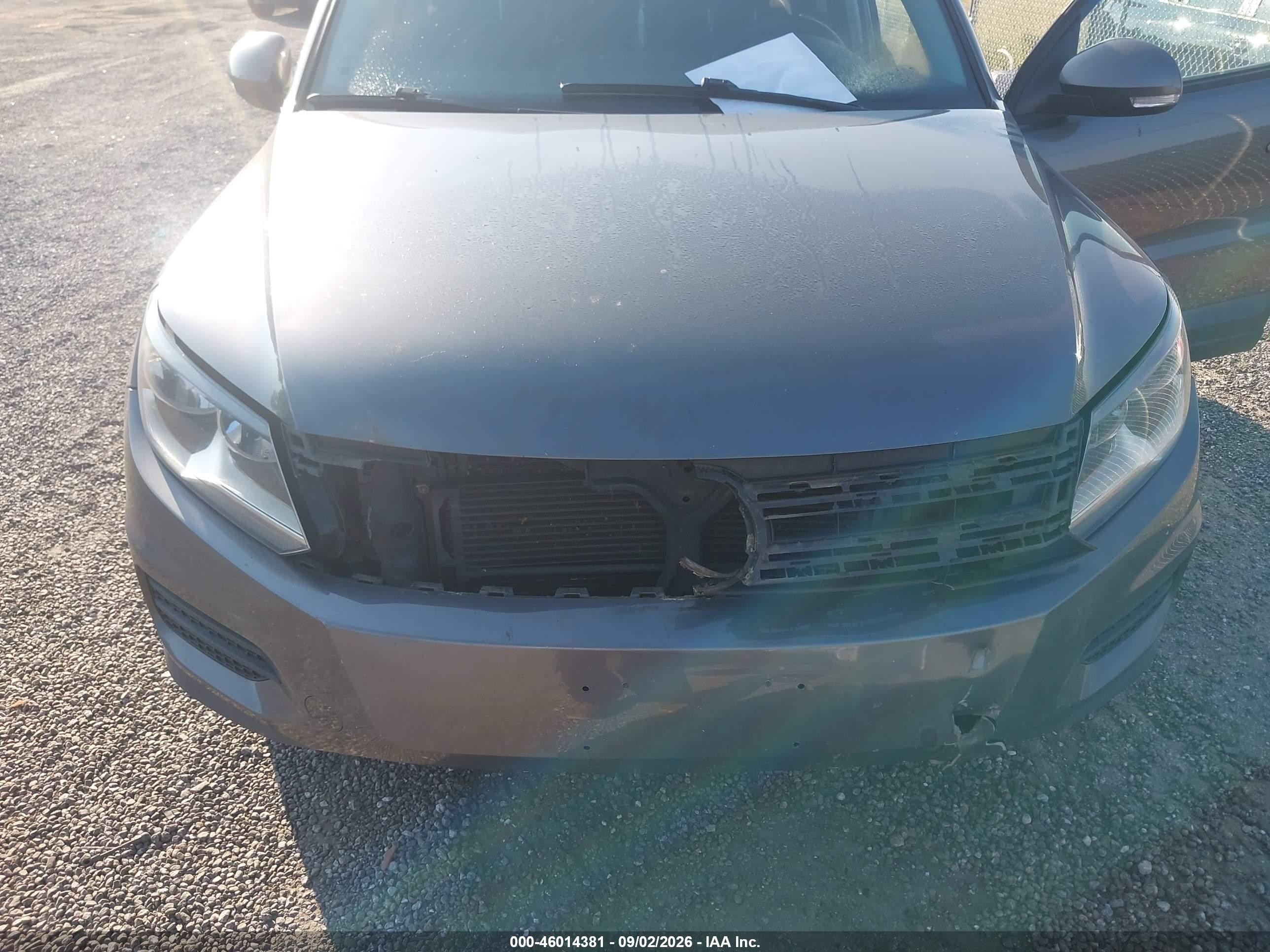 2015 Volkswagen Tiguan S Gray vin: WVGAV7AX7FW501236