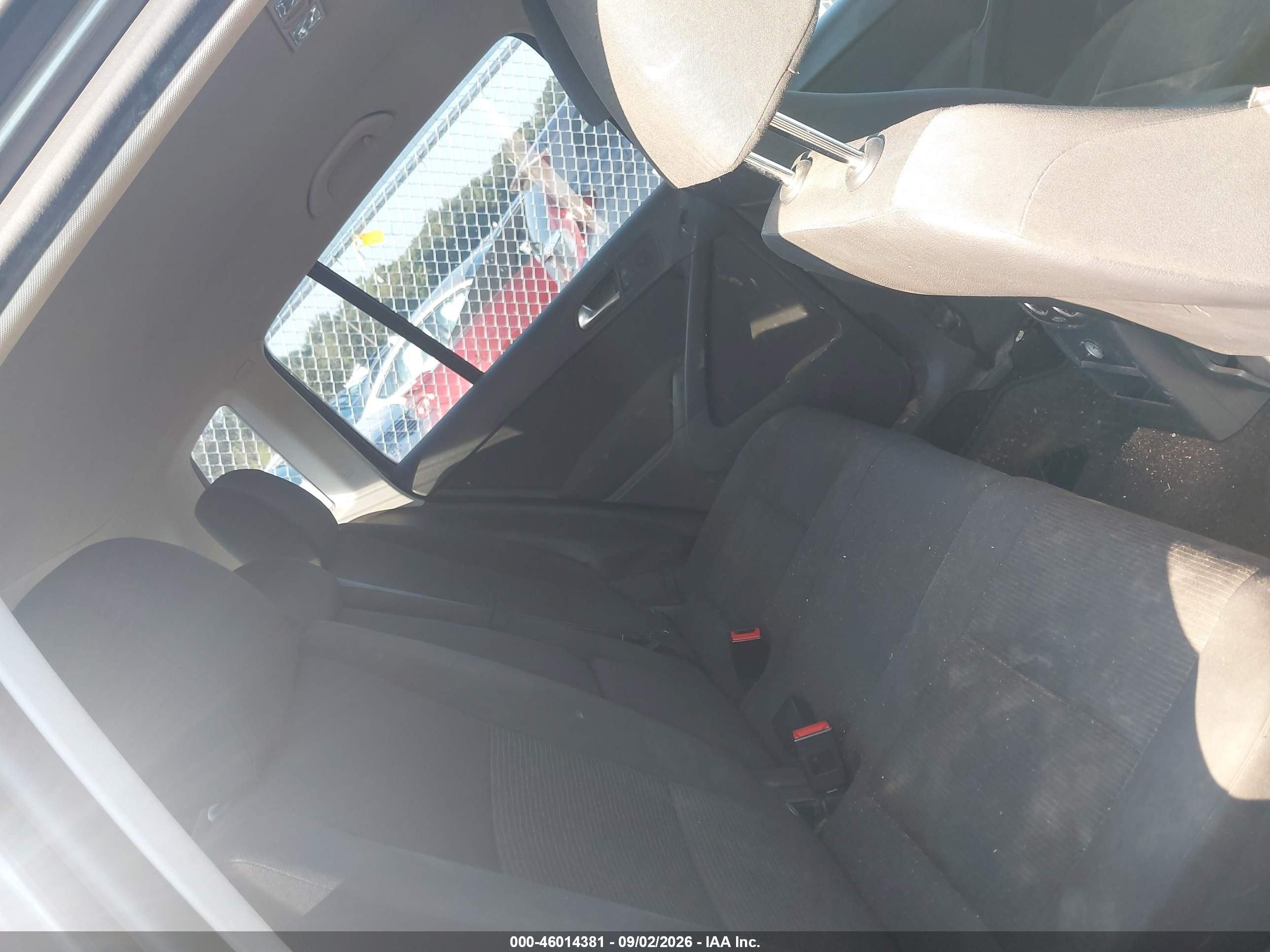 2015 Volkswagen Tiguan S Gray vin: WVGAV7AX7FW501236