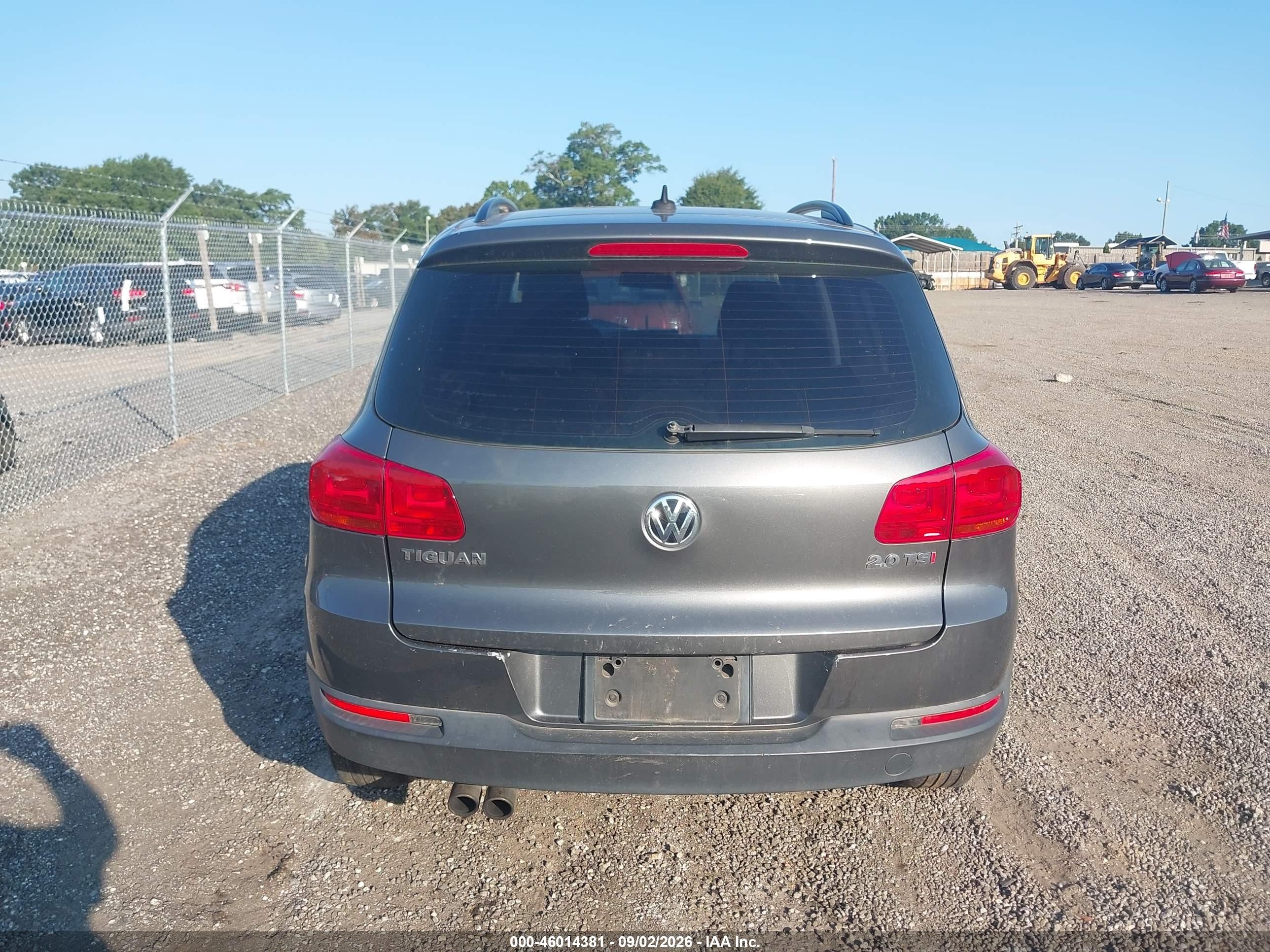 2015 Volkswagen Tiguan S Gray vin: WVGAV7AX7FW501236