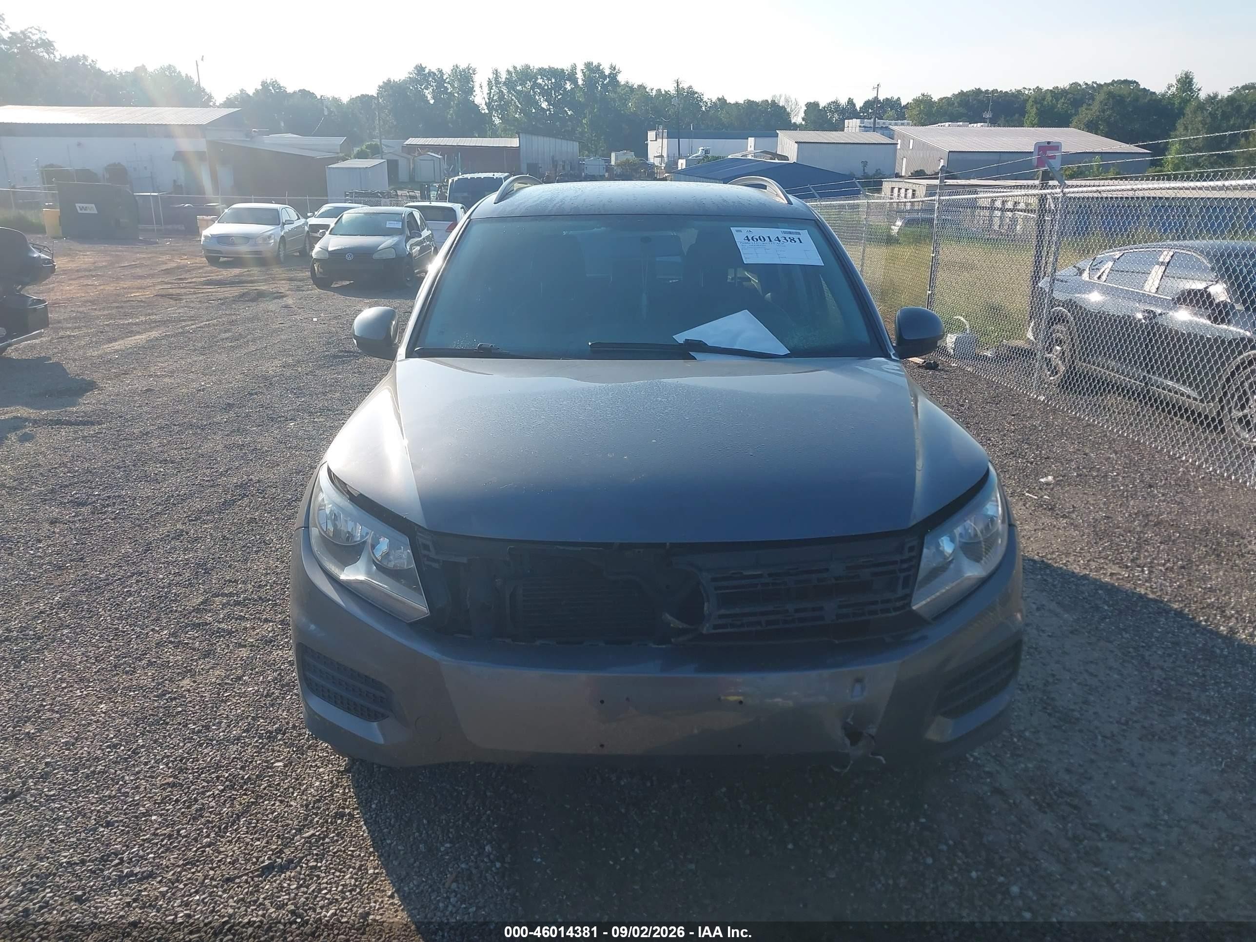 2015 Volkswagen Tiguan S Gray vin: WVGAV7AX7FW501236