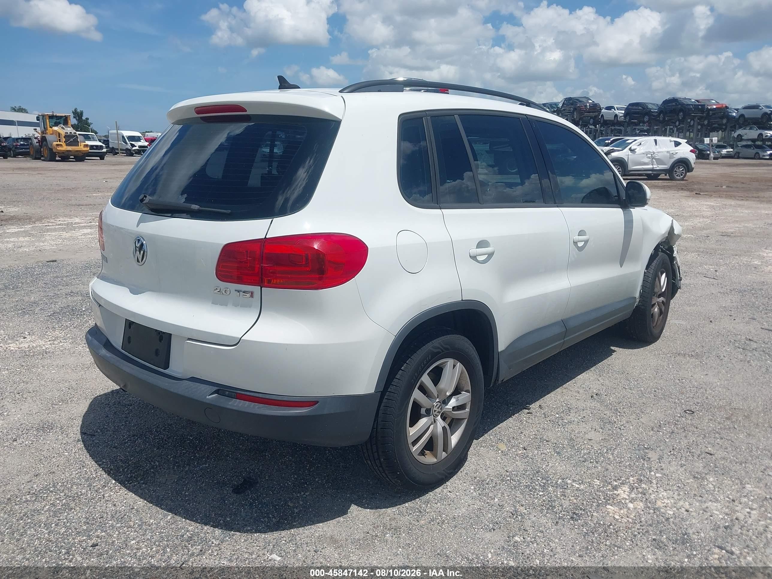 2015 Volkswagen Tiguan S White vin: WVGAV7AX7FW505321