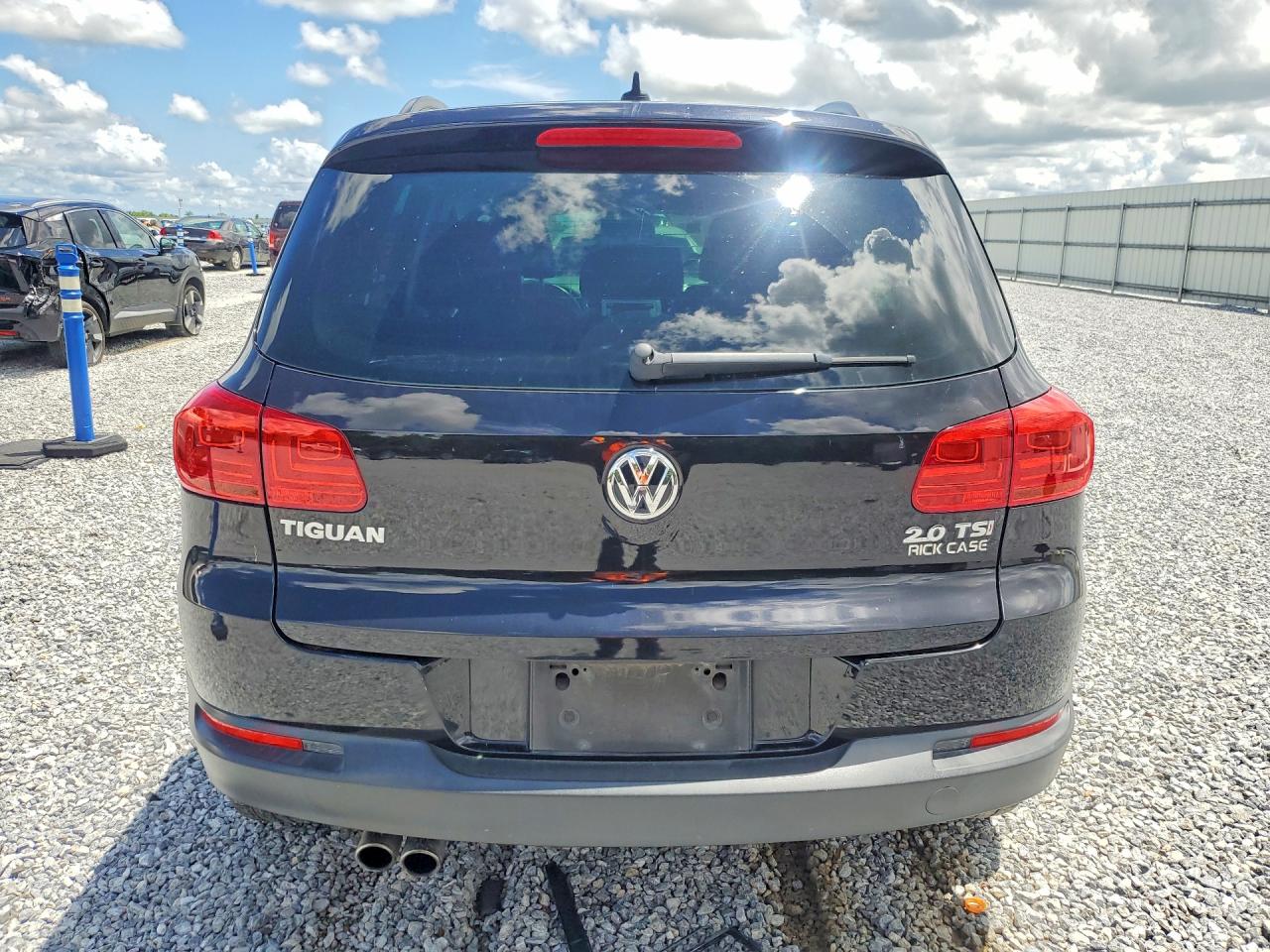 2015 Volkswagen Tiguan S Black vin: WVGAV7AX7FW559833