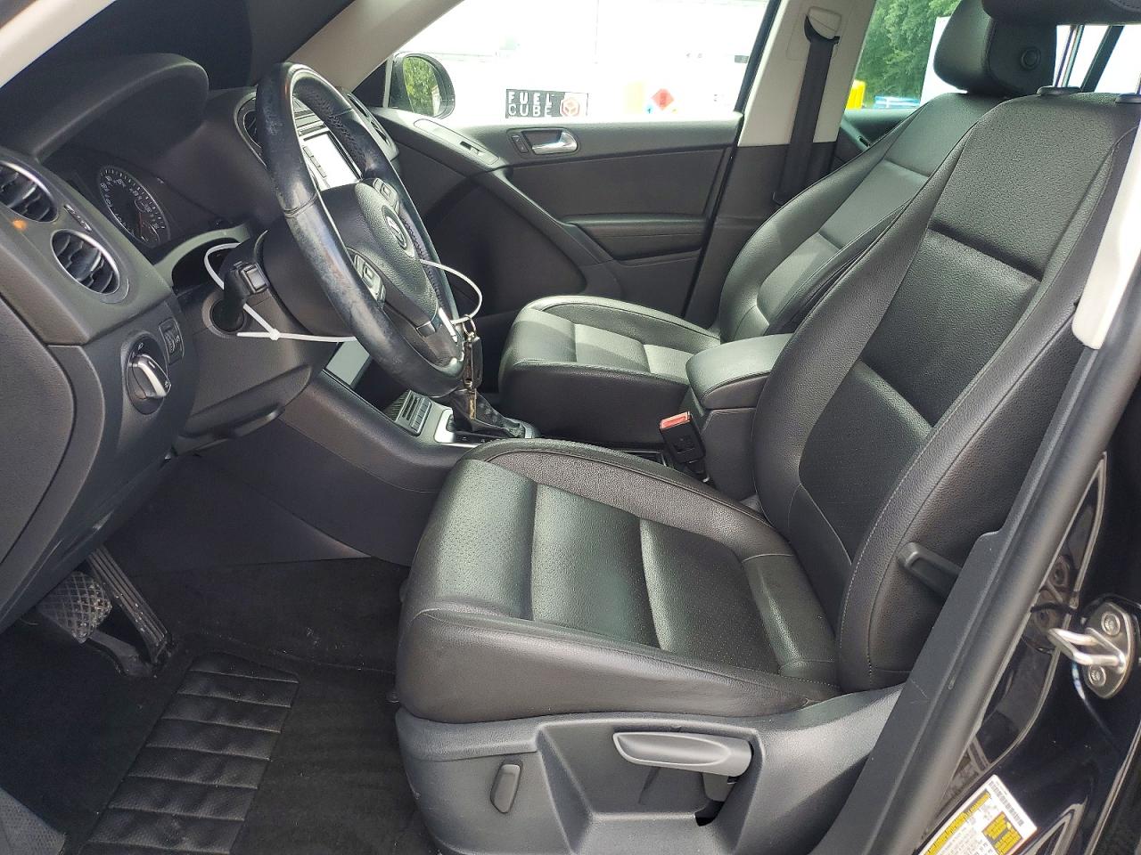 2015 Volkswagen Tiguan S Black vin: WVGAV7AX7FW559833