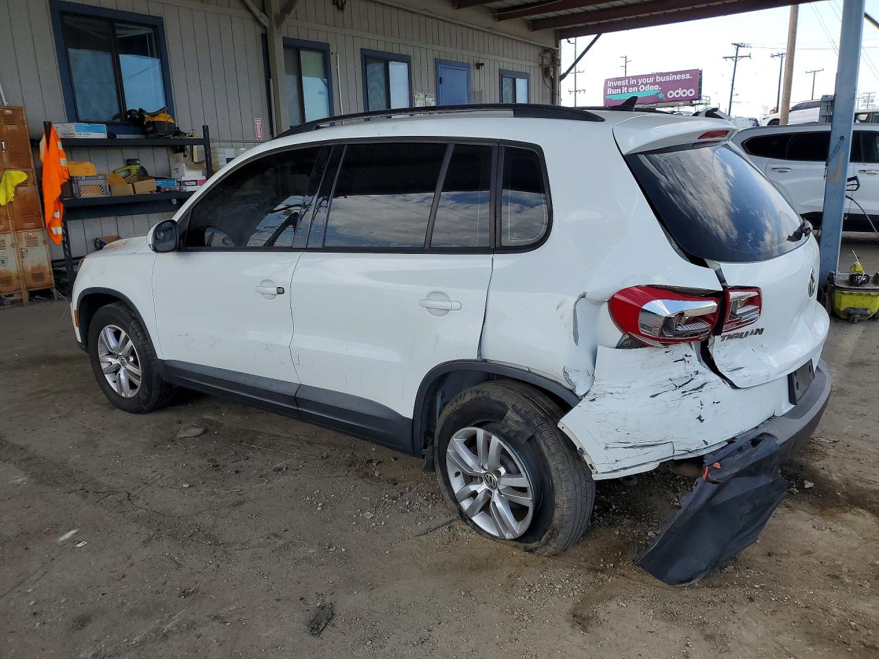 2015 Volkswagen Tiguan S White vin: WVGAV7AX7FW564031