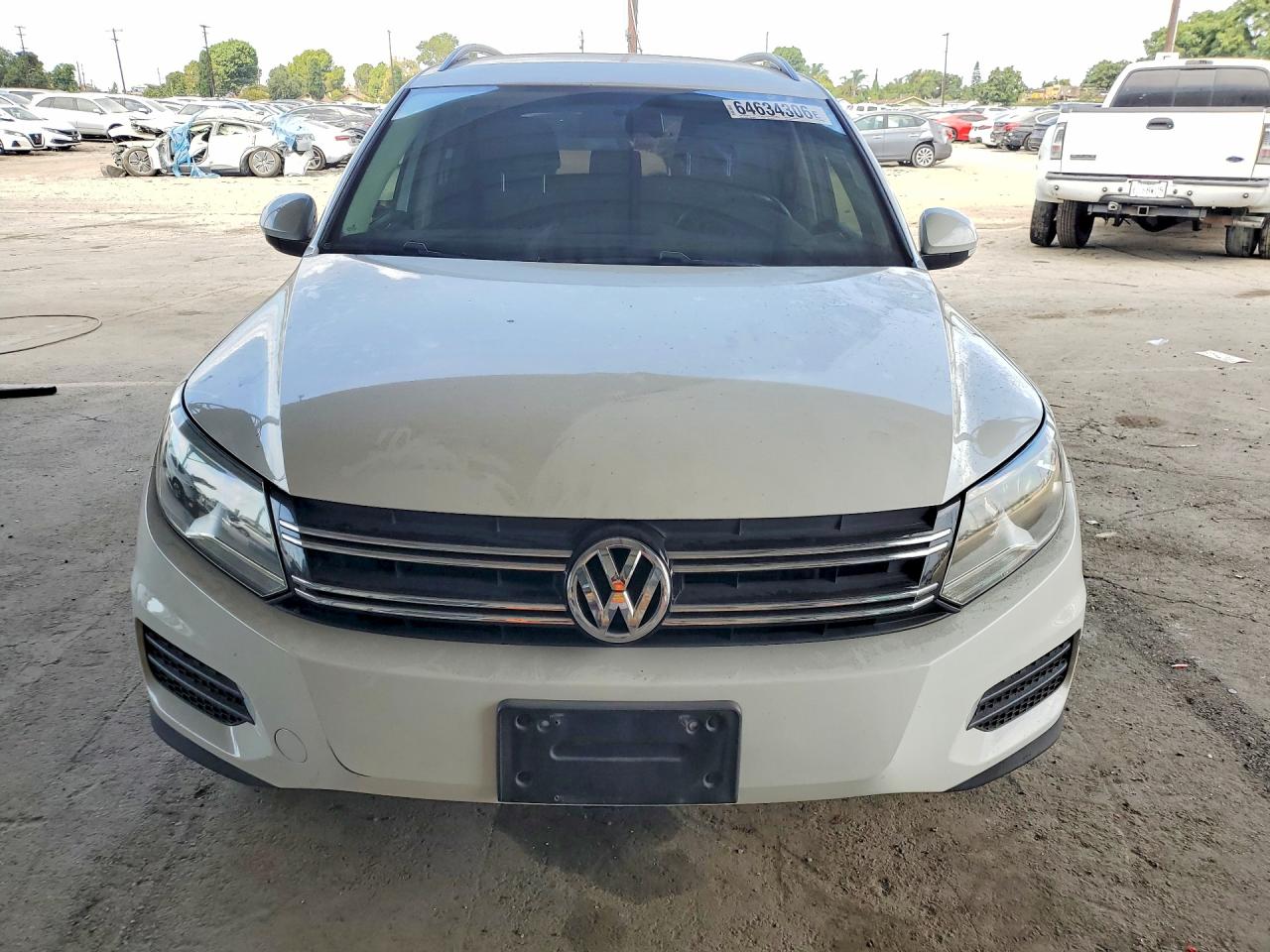 2015 Volkswagen Tiguan S White vin: WVGAV7AX7FW564031
