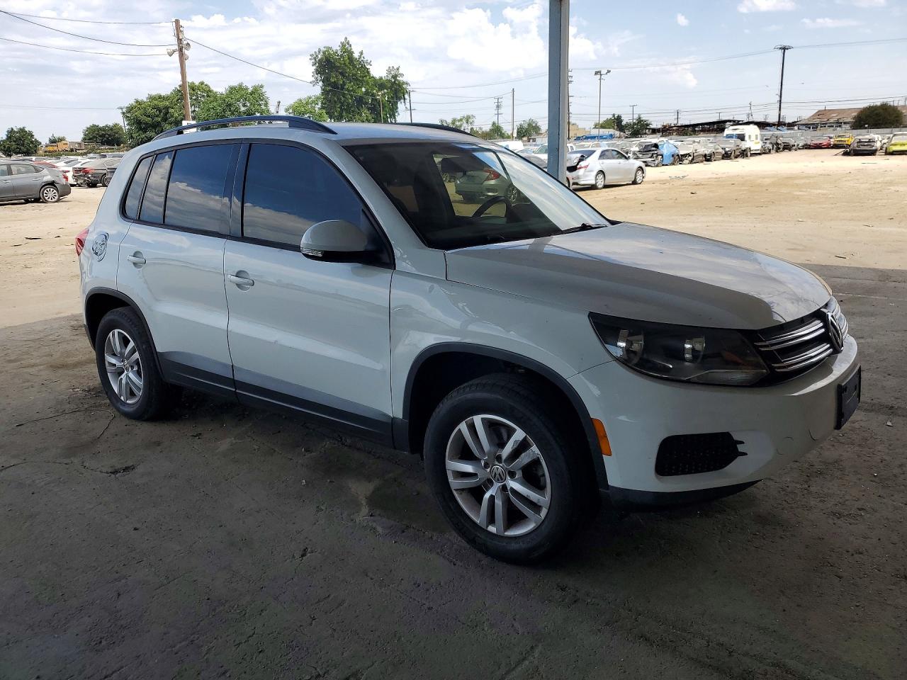2015 Volkswagen Tiguan S White vin: WVGAV7AX7FW564031