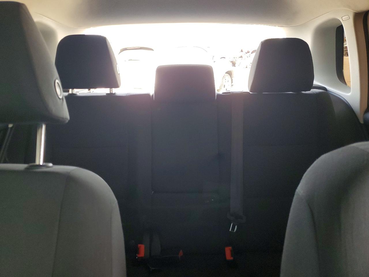 2015 Volkswagen Tiguan S White vin: WVGAV7AX7FW564031
