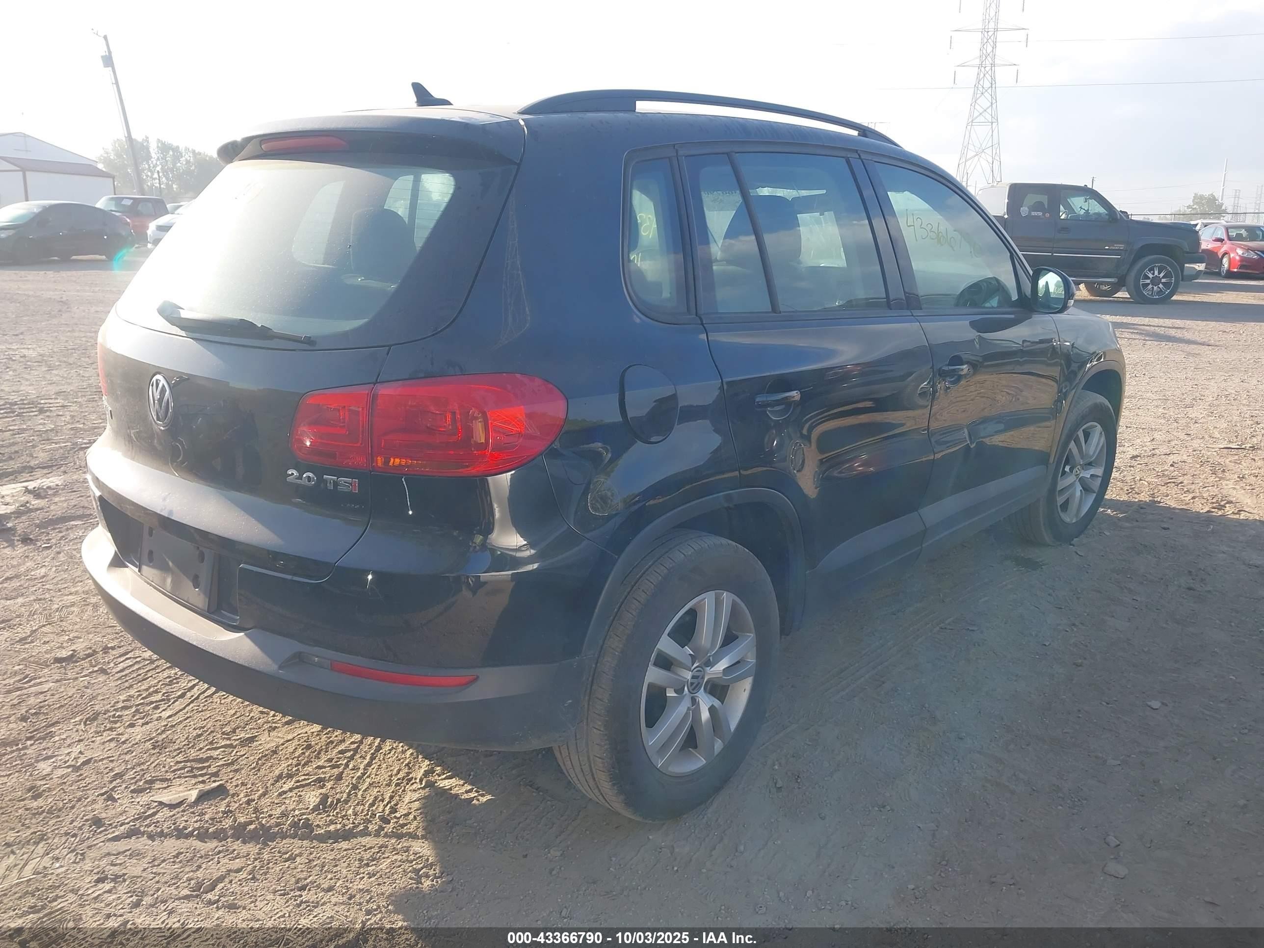 2015 Volkswagen Tiguan S Black vin: WVGAV7AX7FW610991