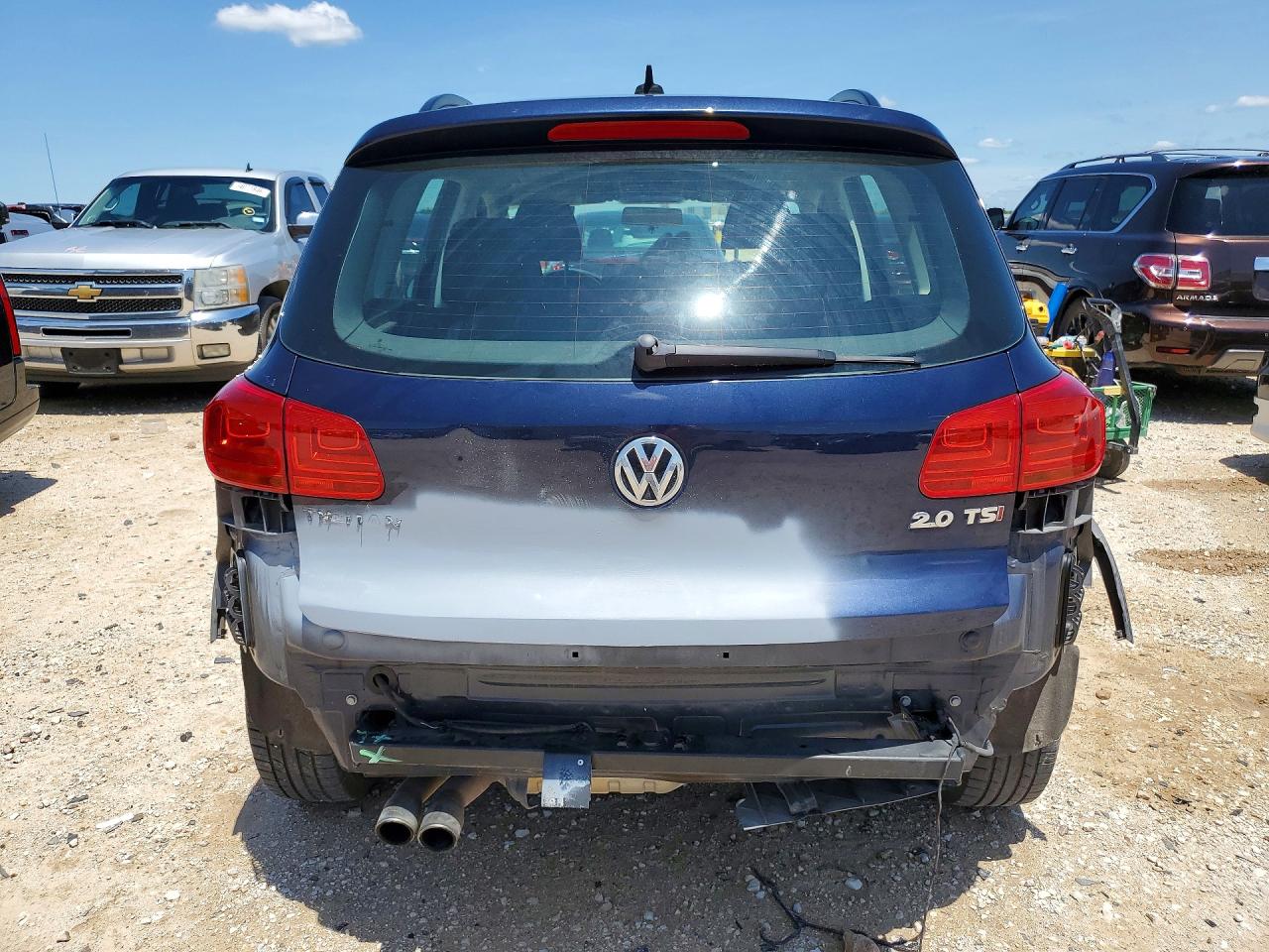 2015 Volkswagen Tiguan S Blue vin: WVGAV7AX7FW612028