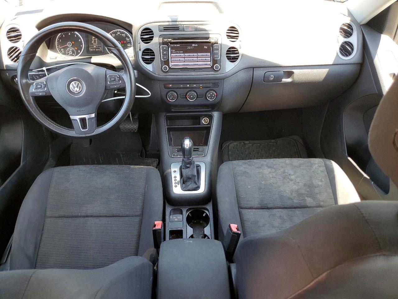2015 Volkswagen Tiguan S Blue vin: WVGAV7AX7FW612028