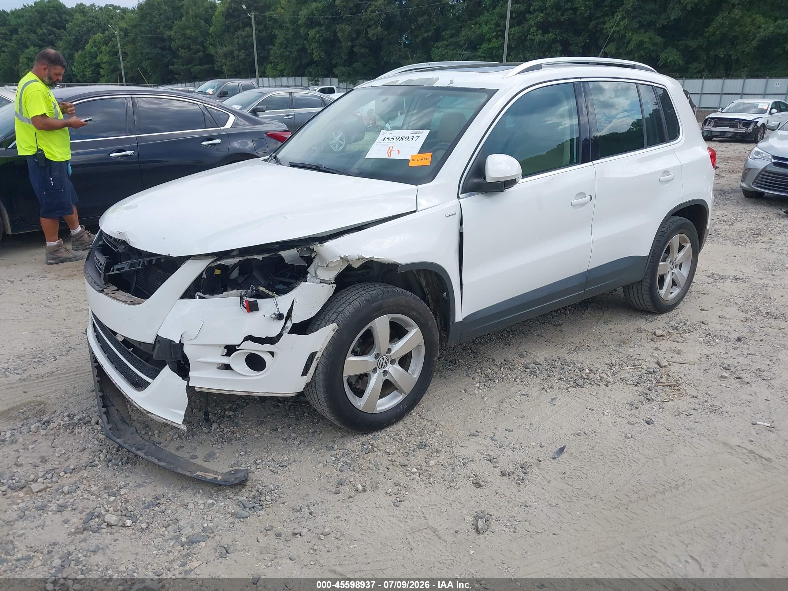 2010 Volkswagen Tiguan Wolfsburg Edition White vin: WVGAV7AX8AW523920