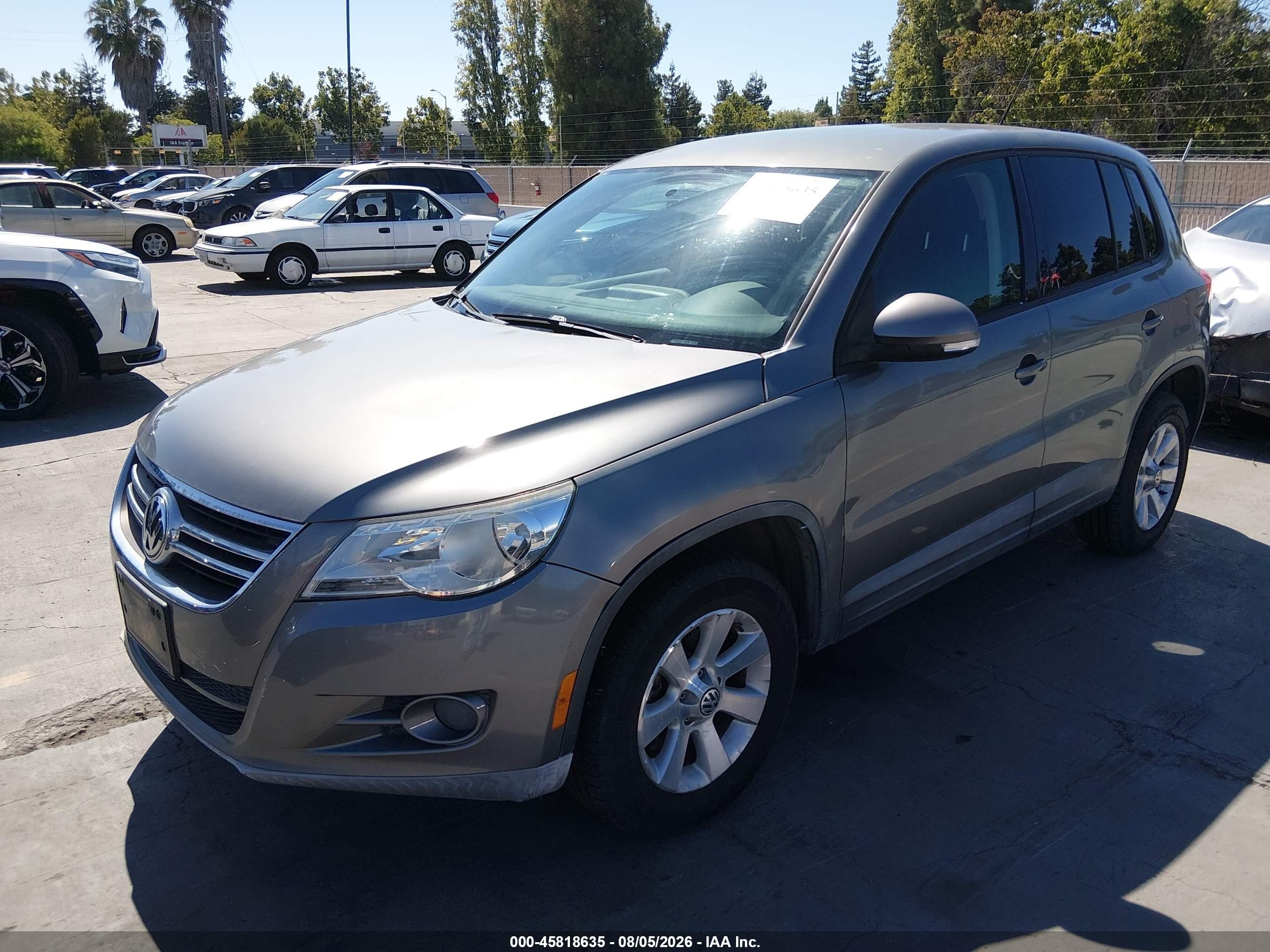 2010 Volkswagen Tiguan S/se/sel/wolfsburg Edition Silver vin: WVGAV7AX8AW533864