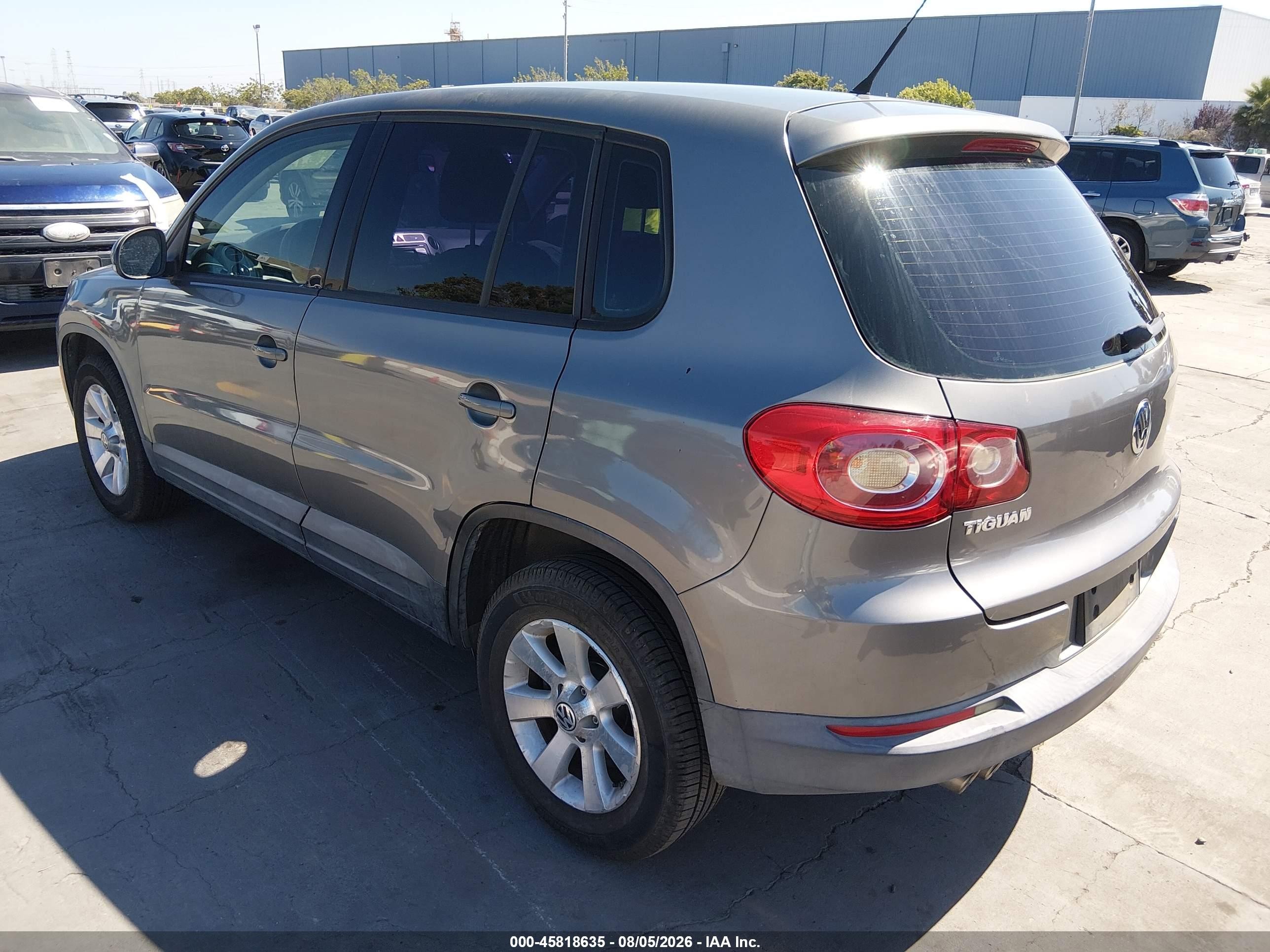 2010 Volkswagen Tiguan S/se/sel/wolfsburg Edition Silver vin: WVGAV7AX8AW533864