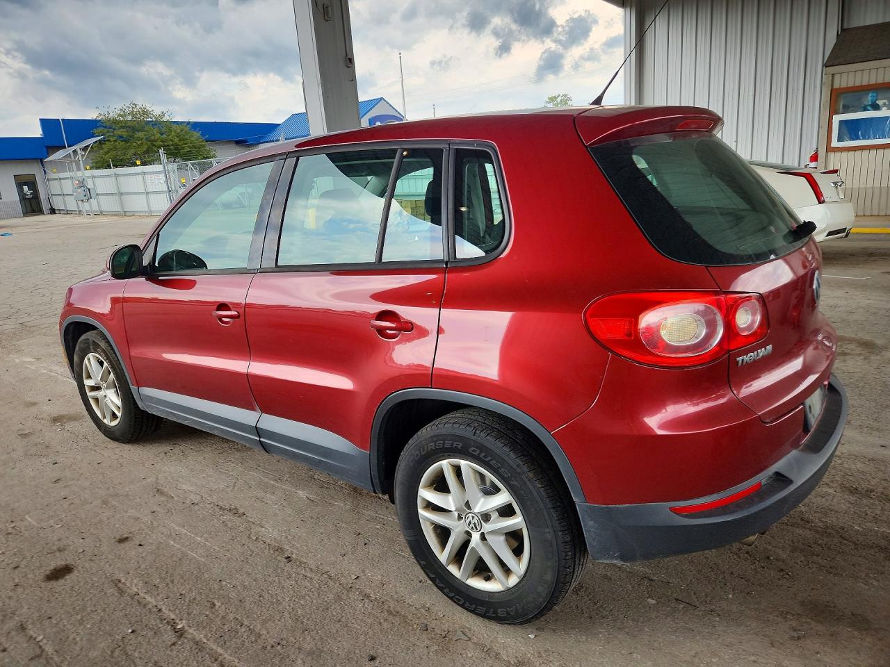 2011 Volkswagen Tiguan S Red vin: WVGAV7AX8BW001533