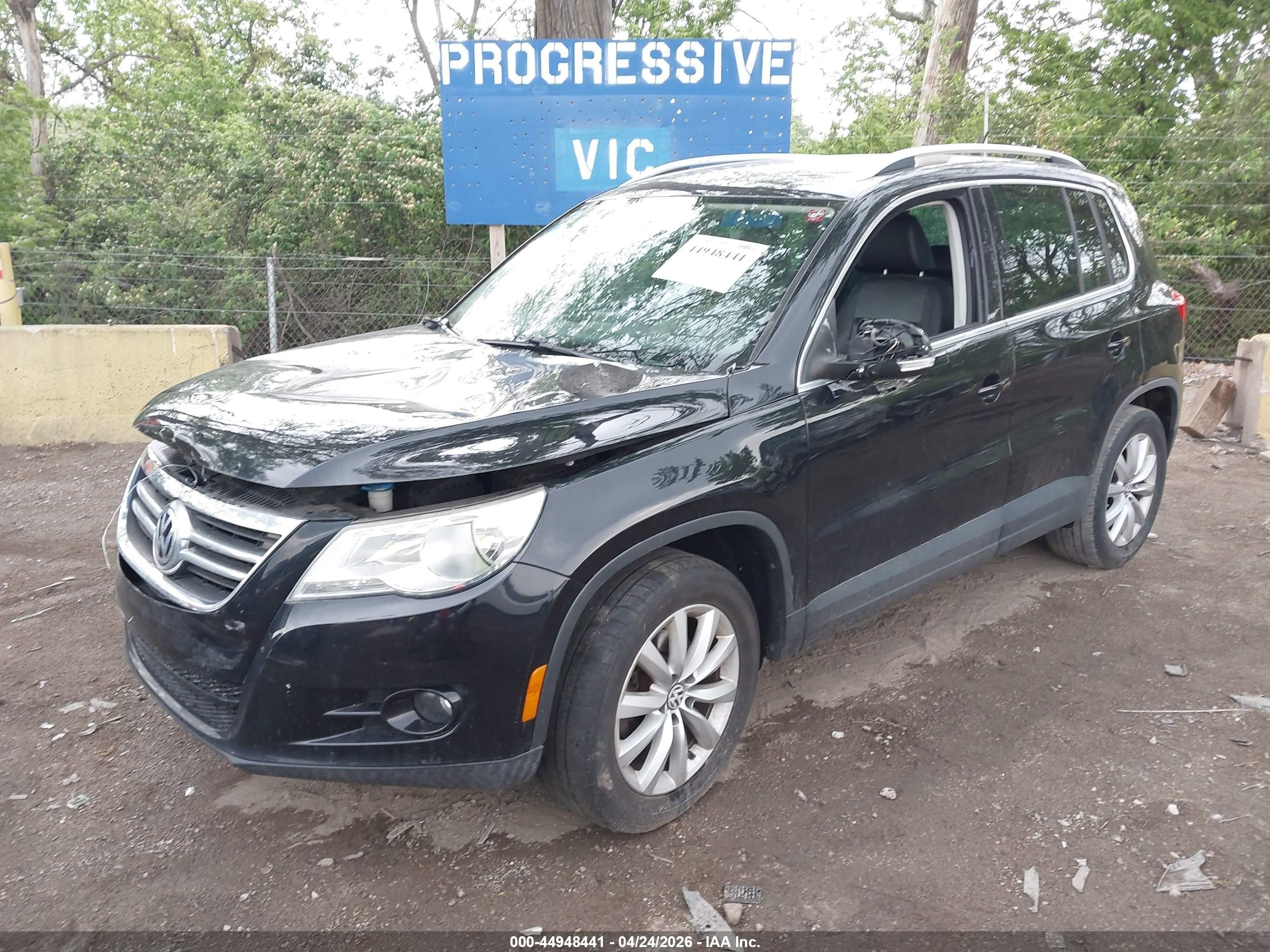2011 Volkswagen Tiguan Se Black vin: WVGAV7AX8BW500946