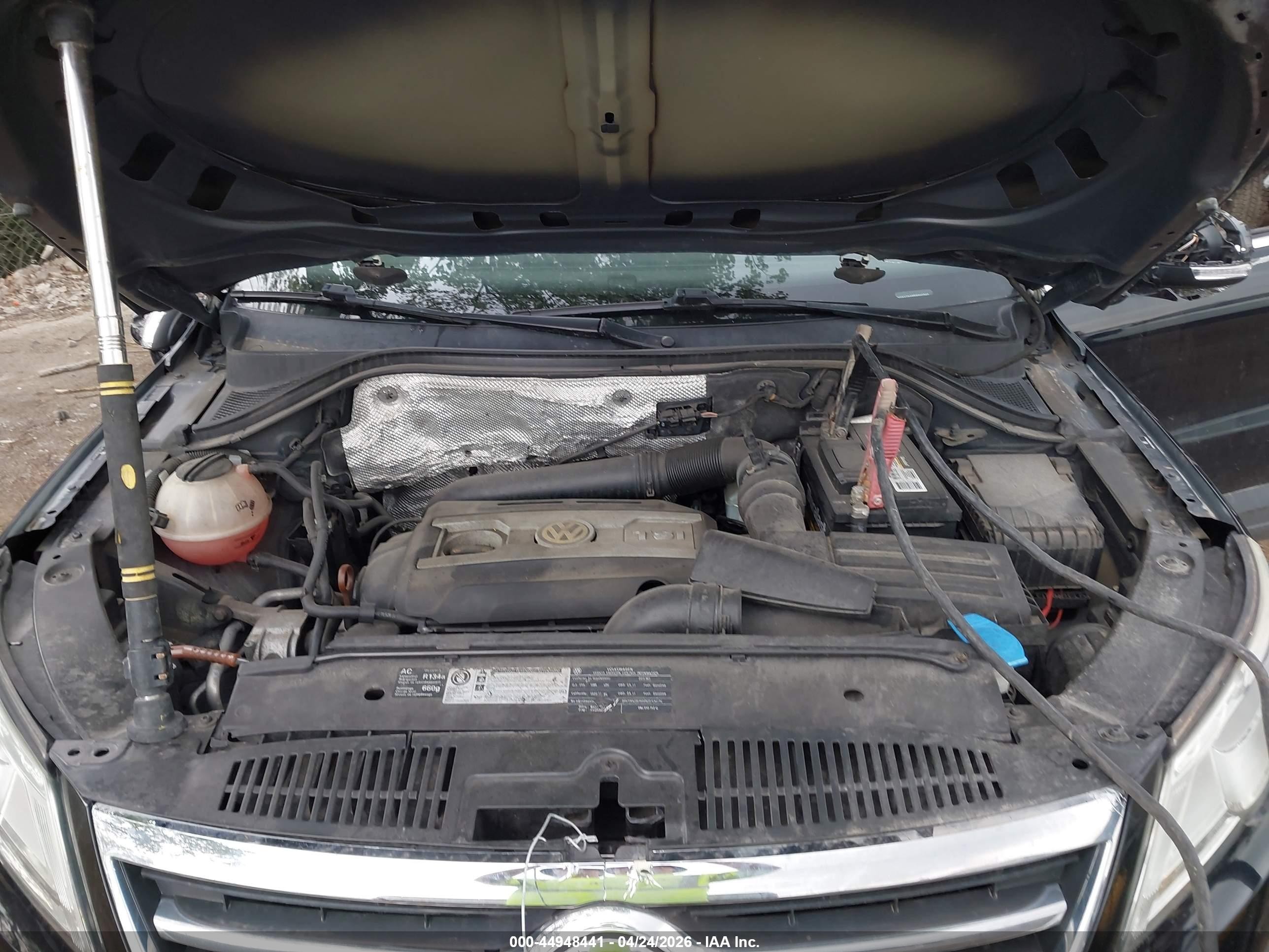 2011 Volkswagen Tiguan Se Black vin: WVGAV7AX8BW500946
