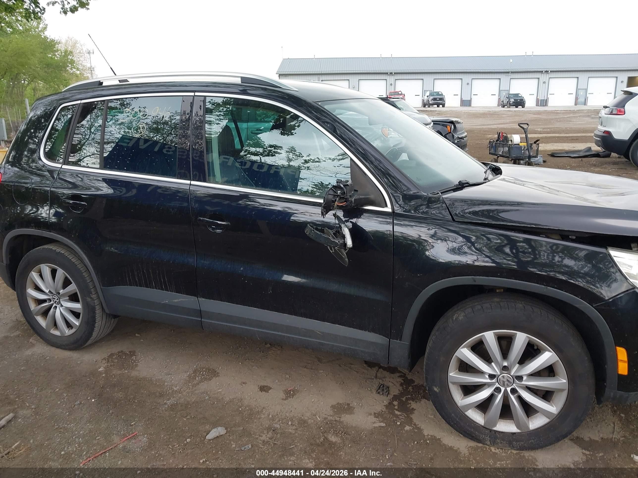 2011 Volkswagen Tiguan Se Black vin: WVGAV7AX8BW500946