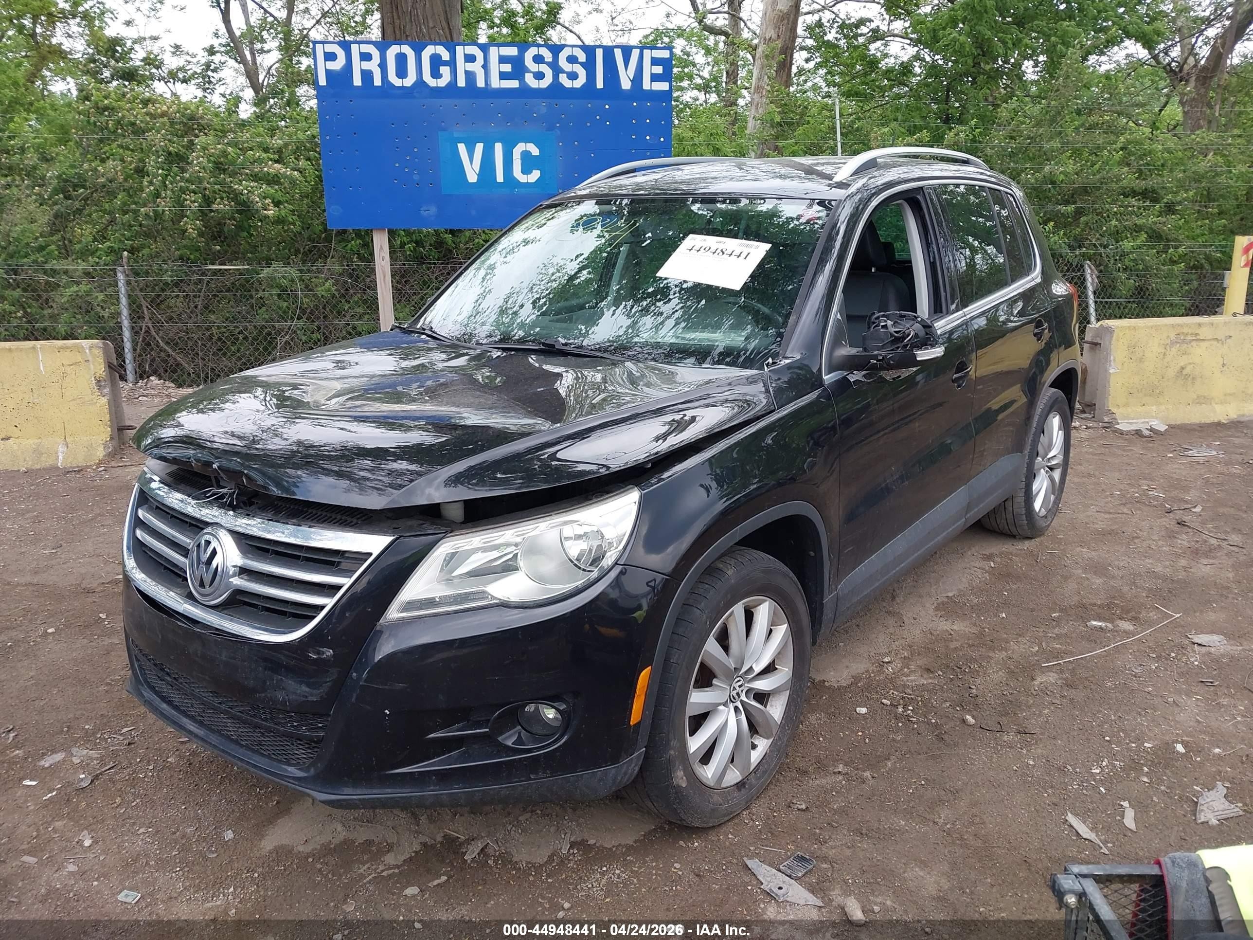 2011 Volkswagen Tiguan Se Black vin: WVGAV7AX8BW500946