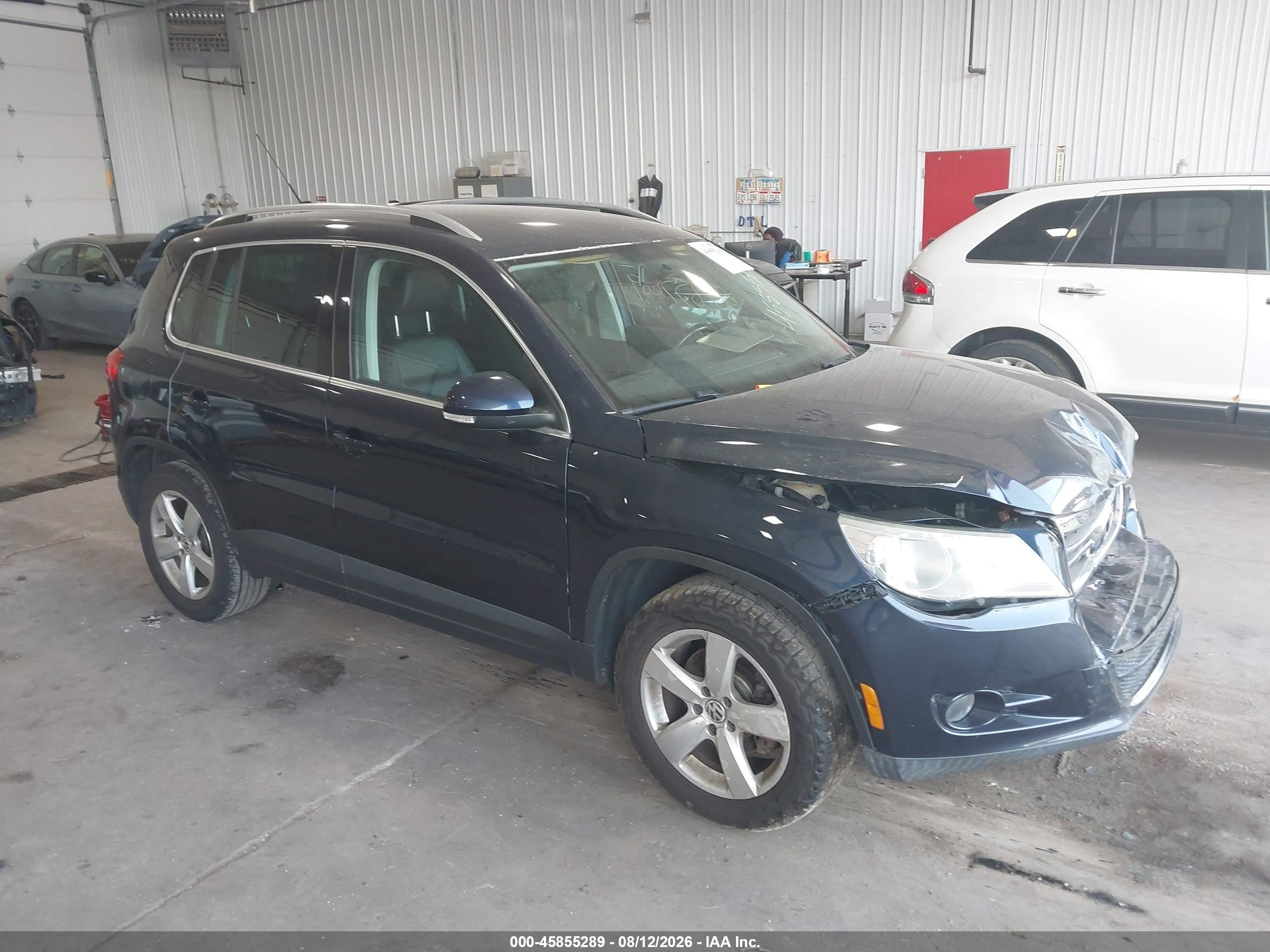 2011 Volkswagen Tiguan Se Blue vin: WVGAV7AX8BW528651