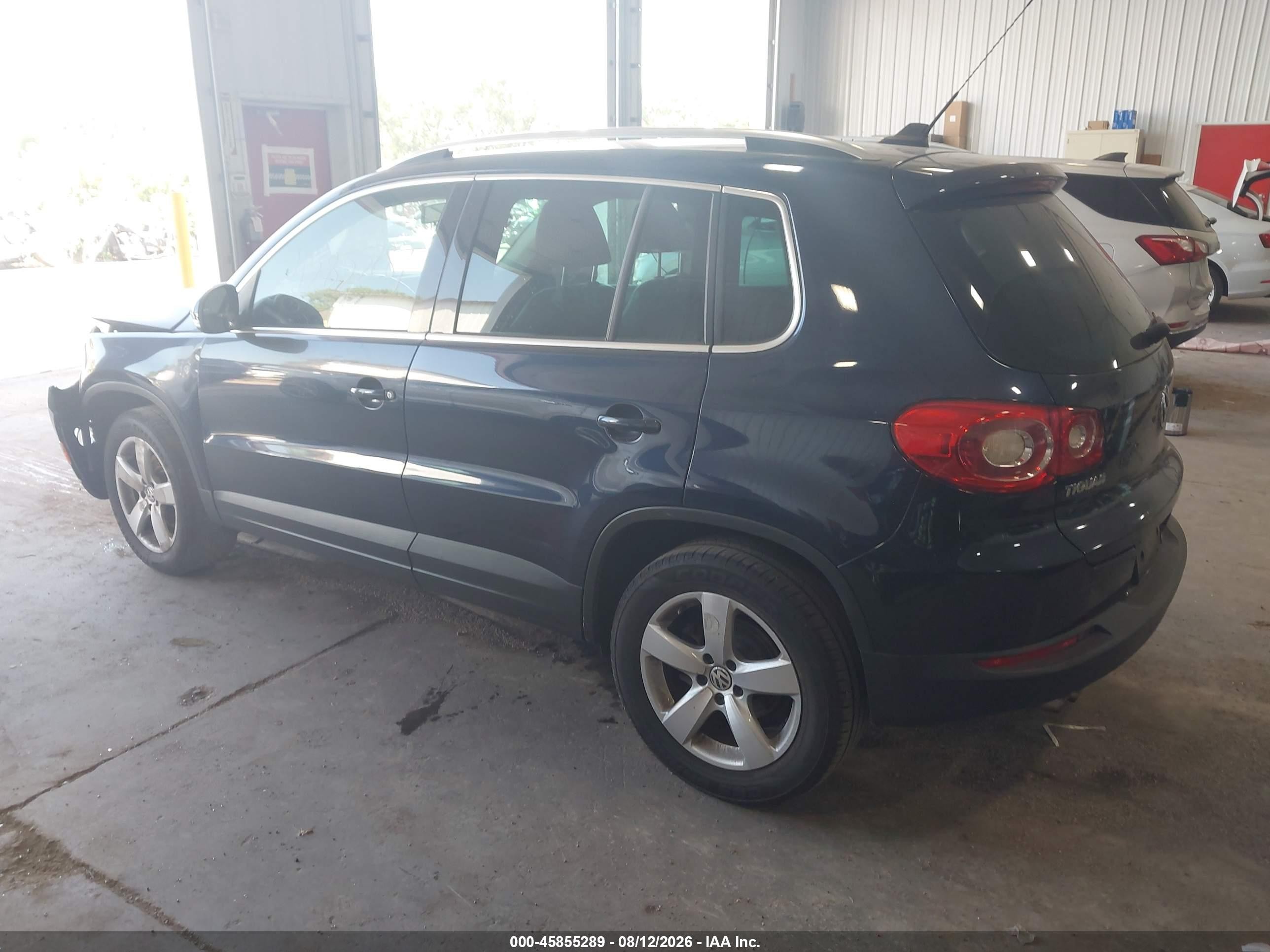 2011 Volkswagen Tiguan Se Blue vin: WVGAV7AX8BW528651