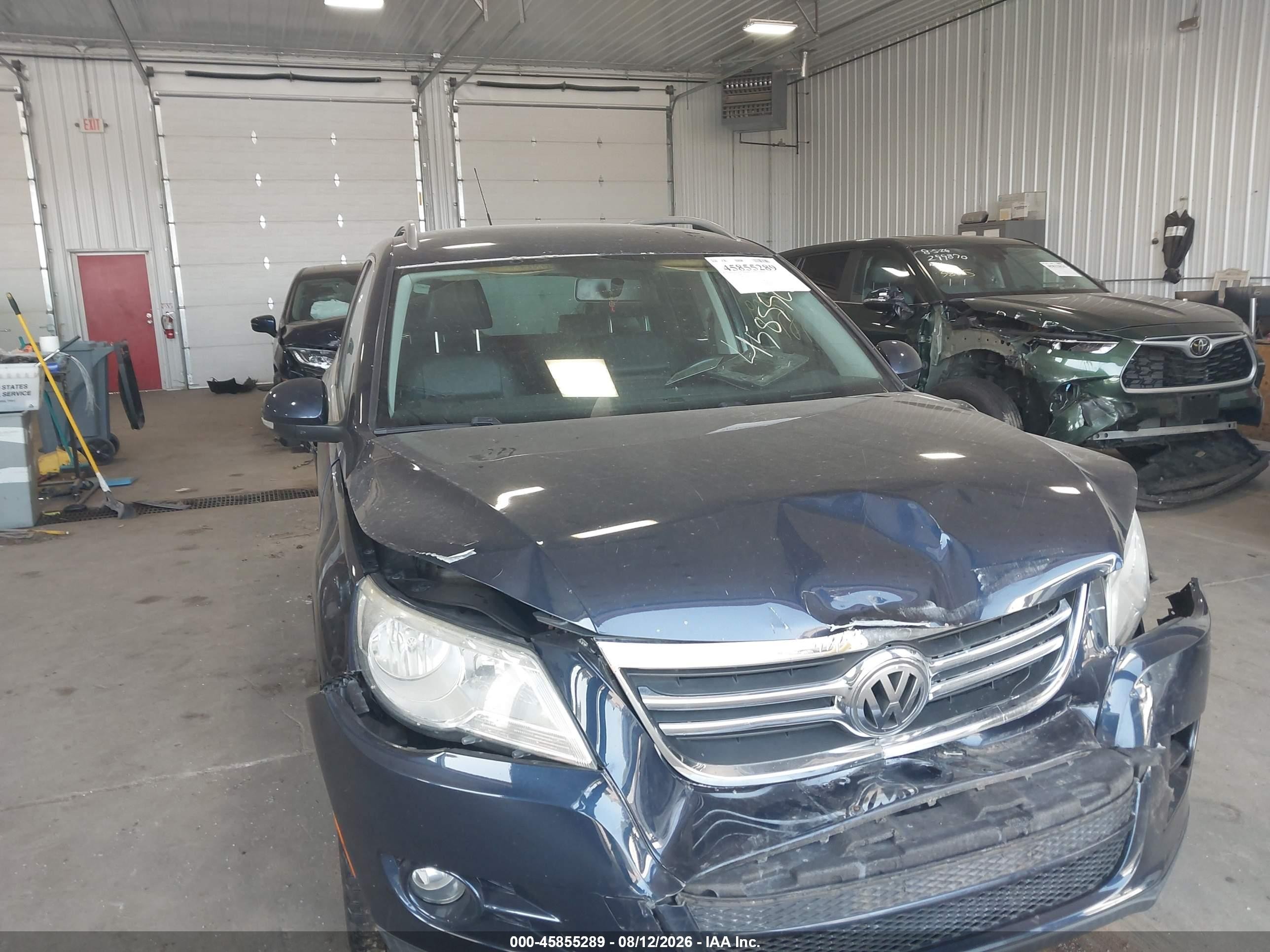 2011 Volkswagen Tiguan Se Blue vin: WVGAV7AX8BW528651