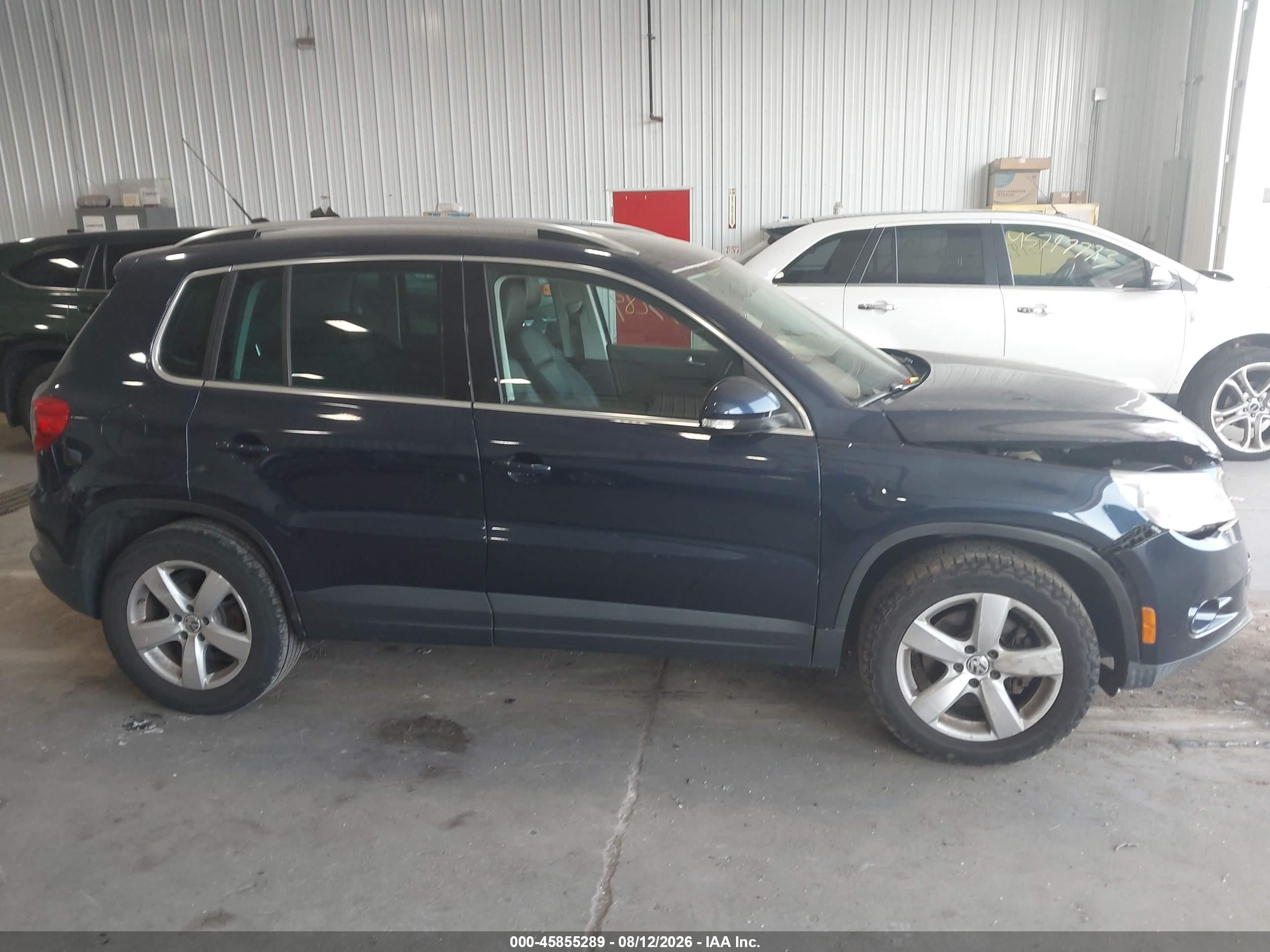 2011 Volkswagen Tiguan Se Blue vin: WVGAV7AX8BW528651