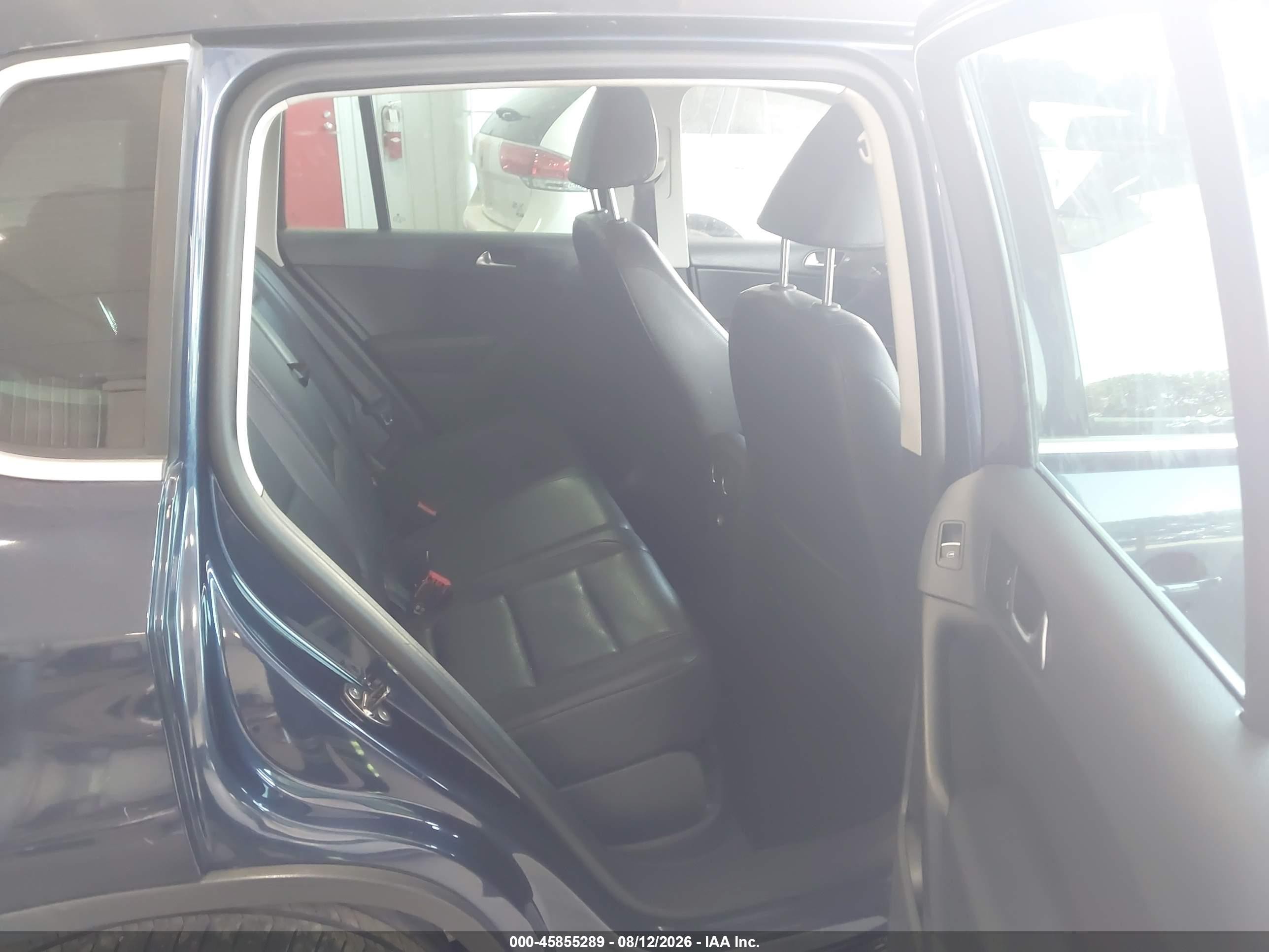 2011 Volkswagen Tiguan Se Blue vin: WVGAV7AX8BW528651